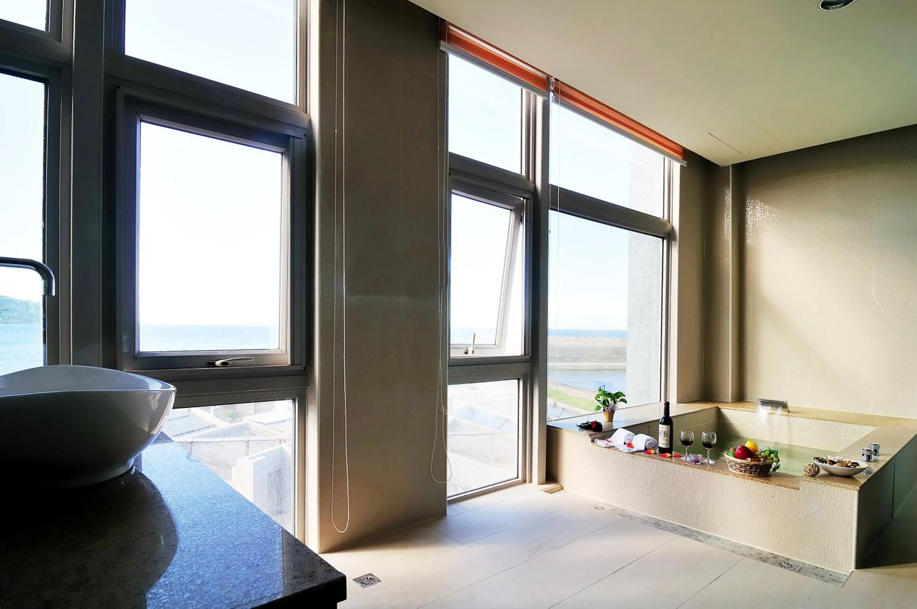 Bathroom in JinShan Sakura Bay Hot Spring Hotel