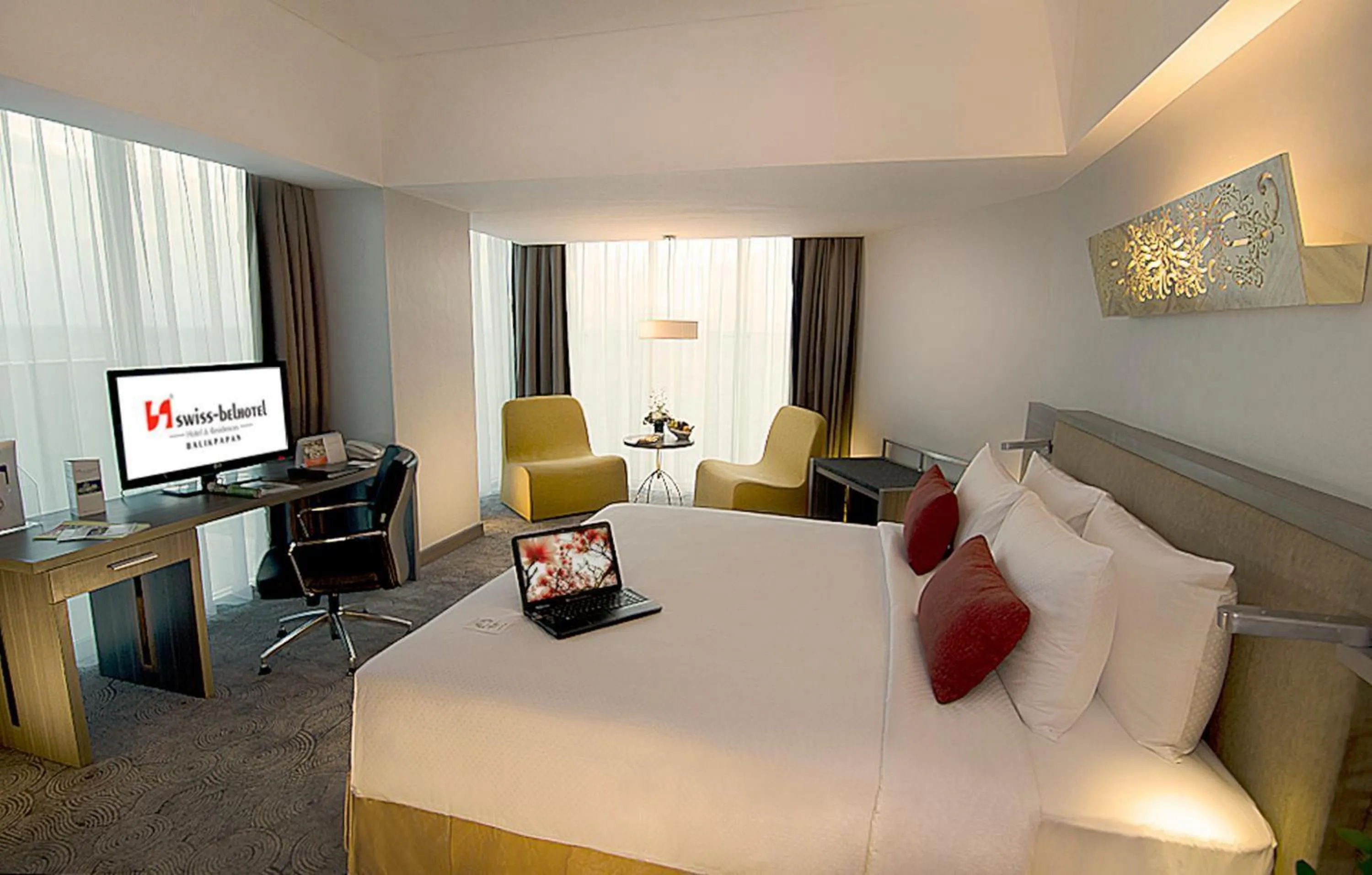 Bedroom, Bed in Swiss-Belhotel Balikpapan