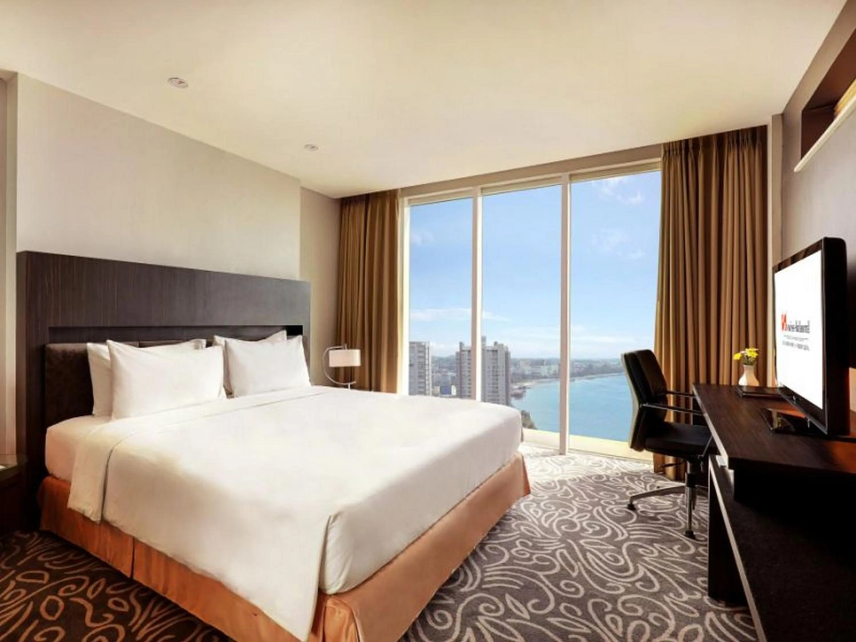 Bedroom, Bed in Swiss-Belhotel Balikpapan