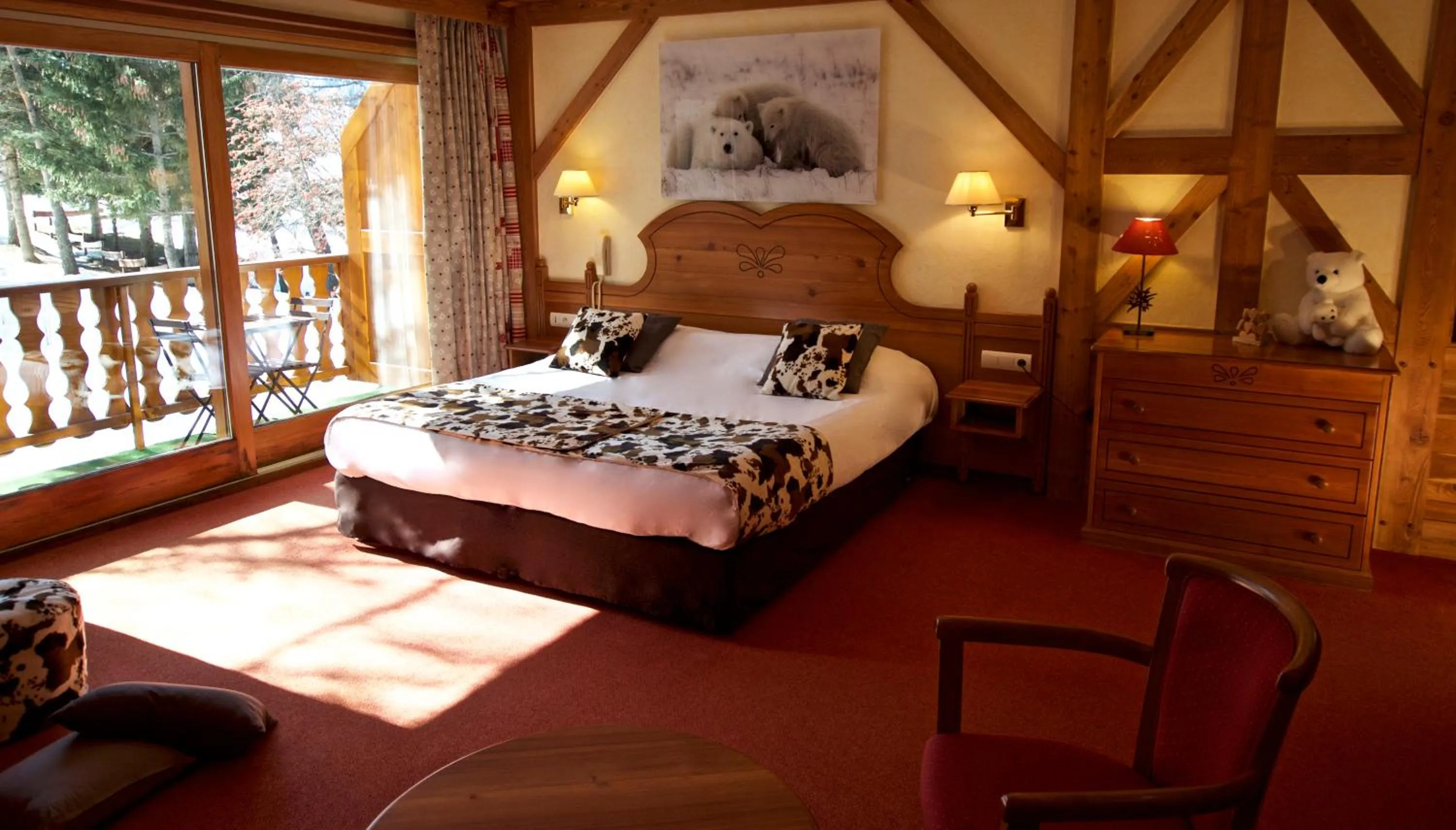 Bedroom, Bed in Hôtel Serre Palas