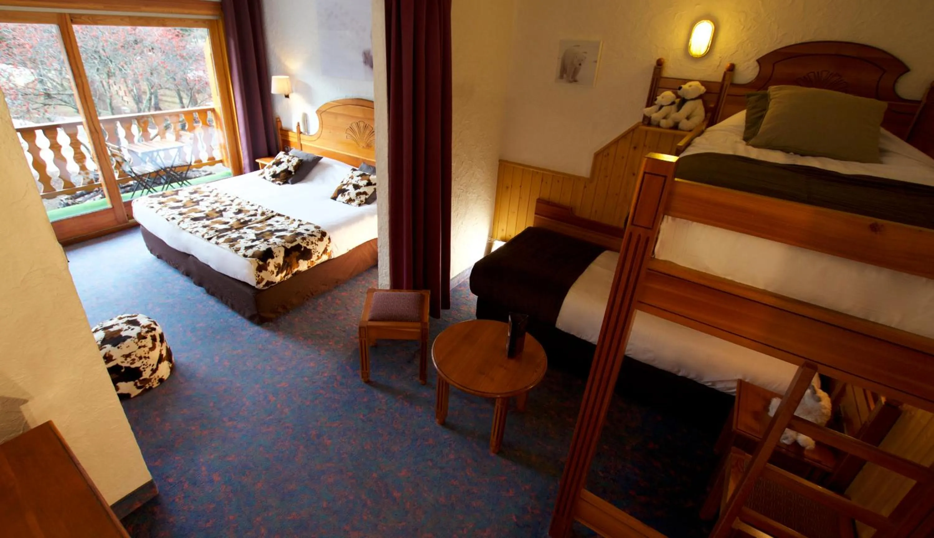 Photo of the whole room, Bed in Hôtel Serre Palas