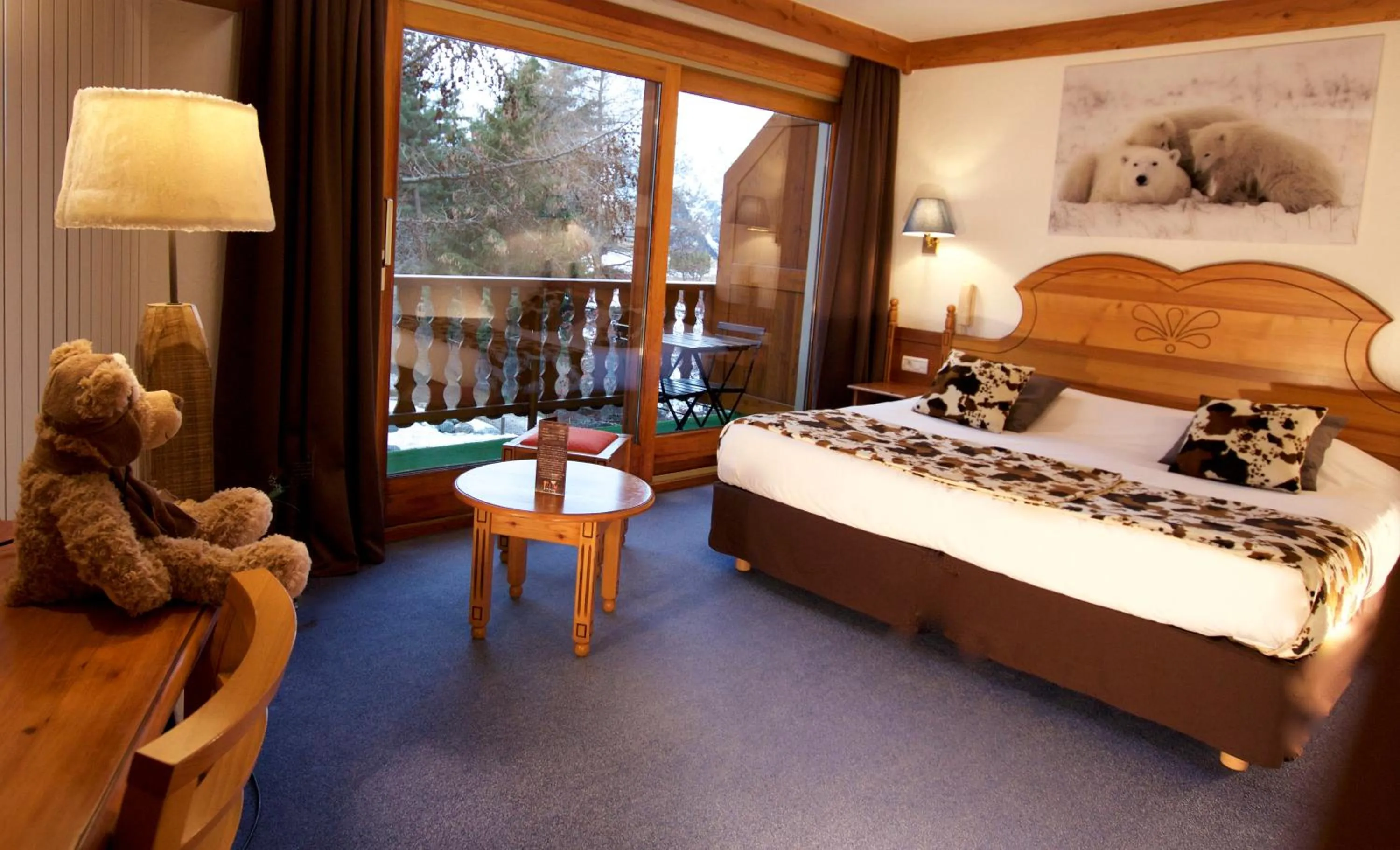 Photo of the whole room, Bed in Hôtel Serre Palas