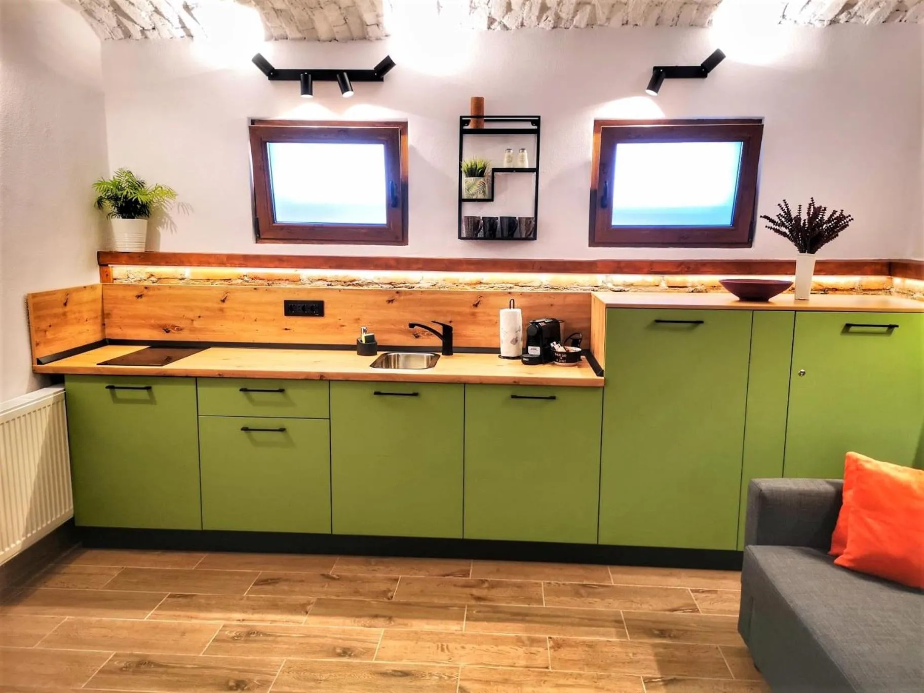 Kitchen or kitchenette in T House