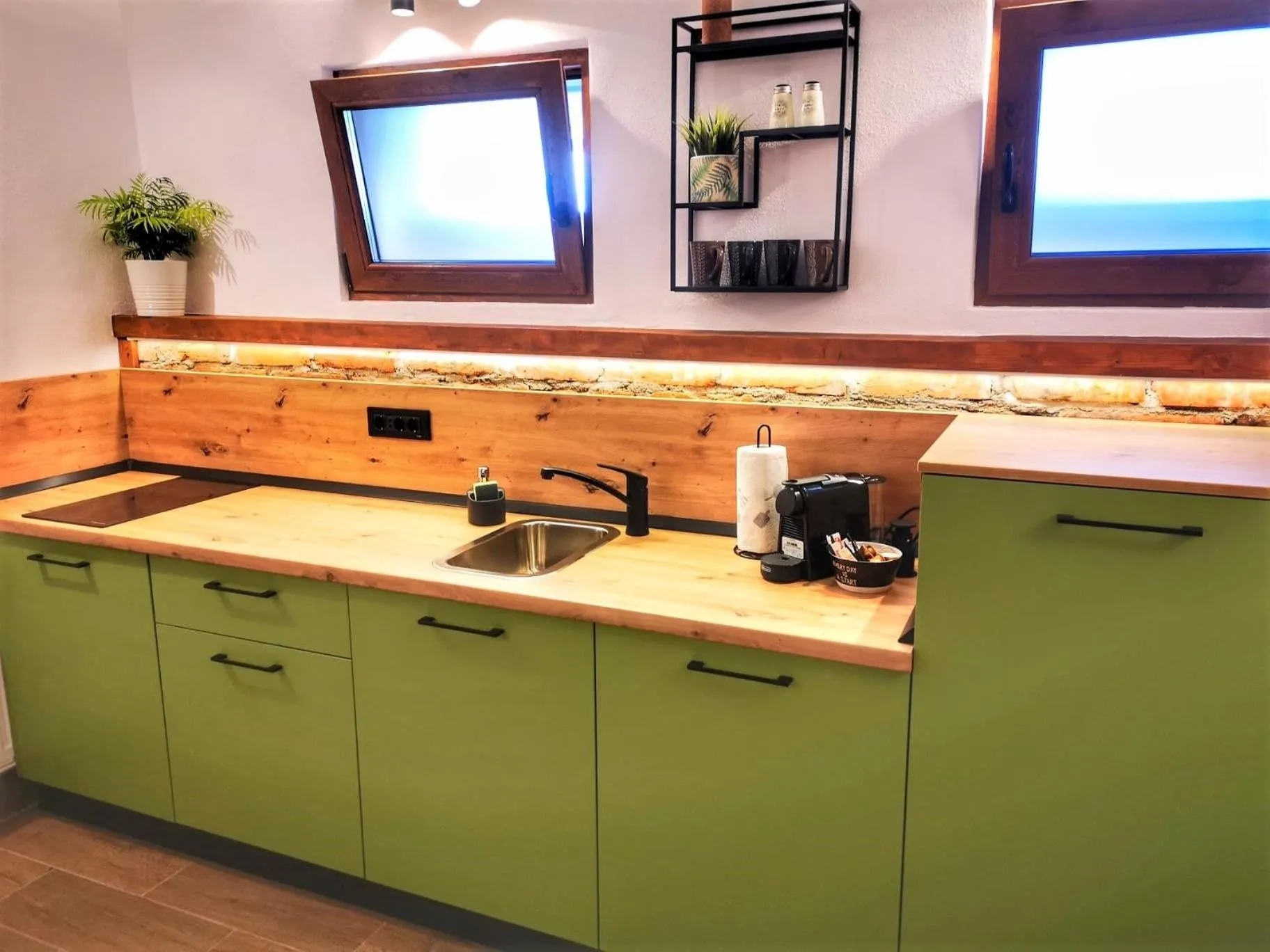 Coffee/tea facilities in T House