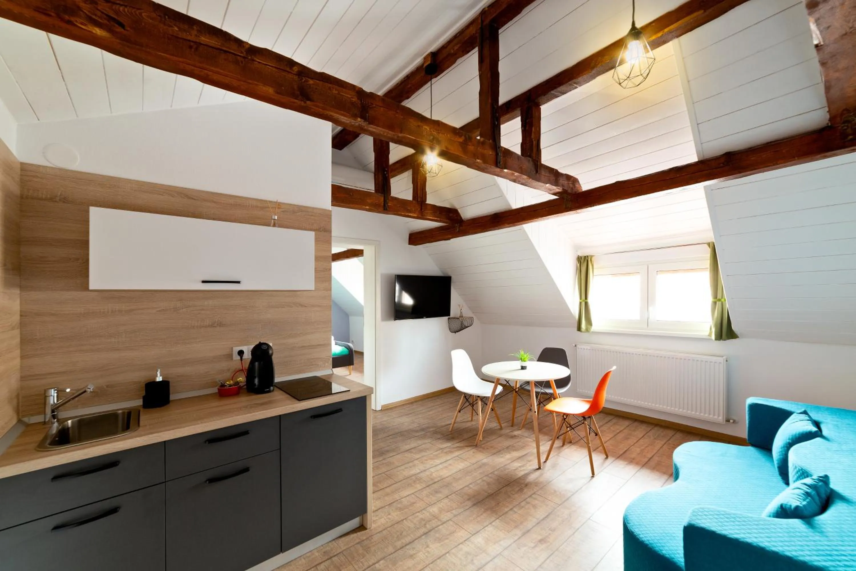 Kitchen or kitchenette in T House