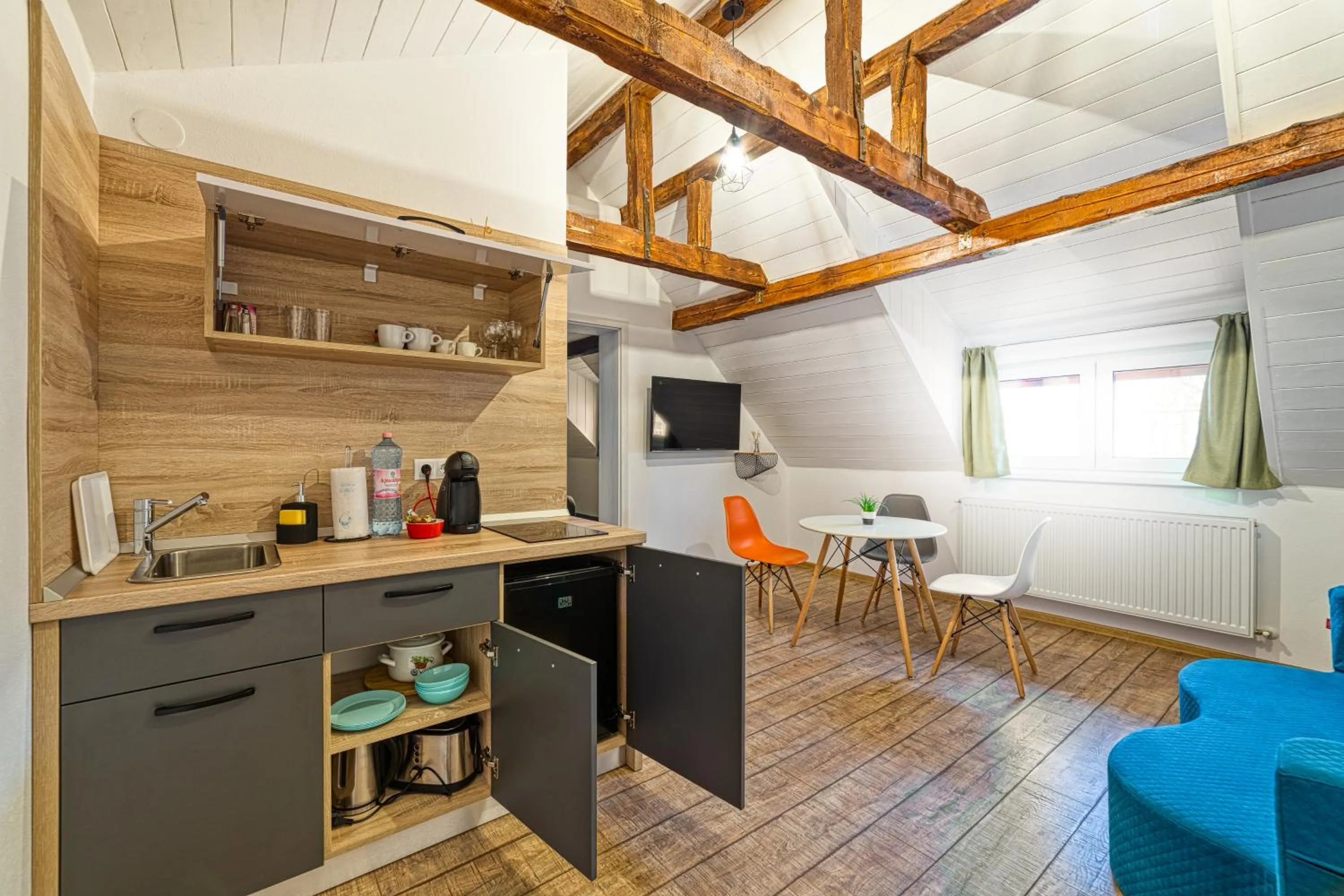 Kitchen or kitchenette in T House