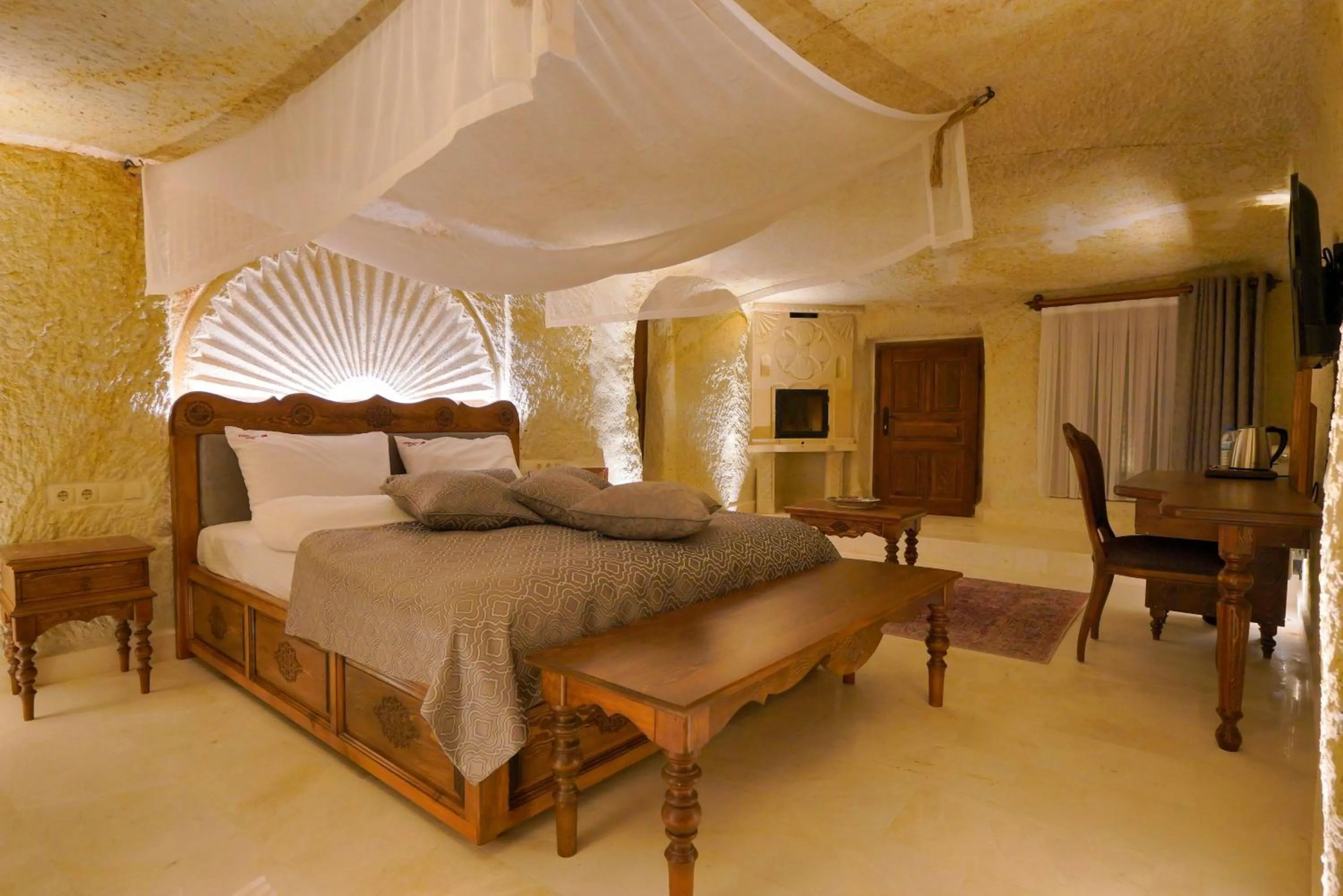 Bedroom, Bed in Fairyland Cave Hotel