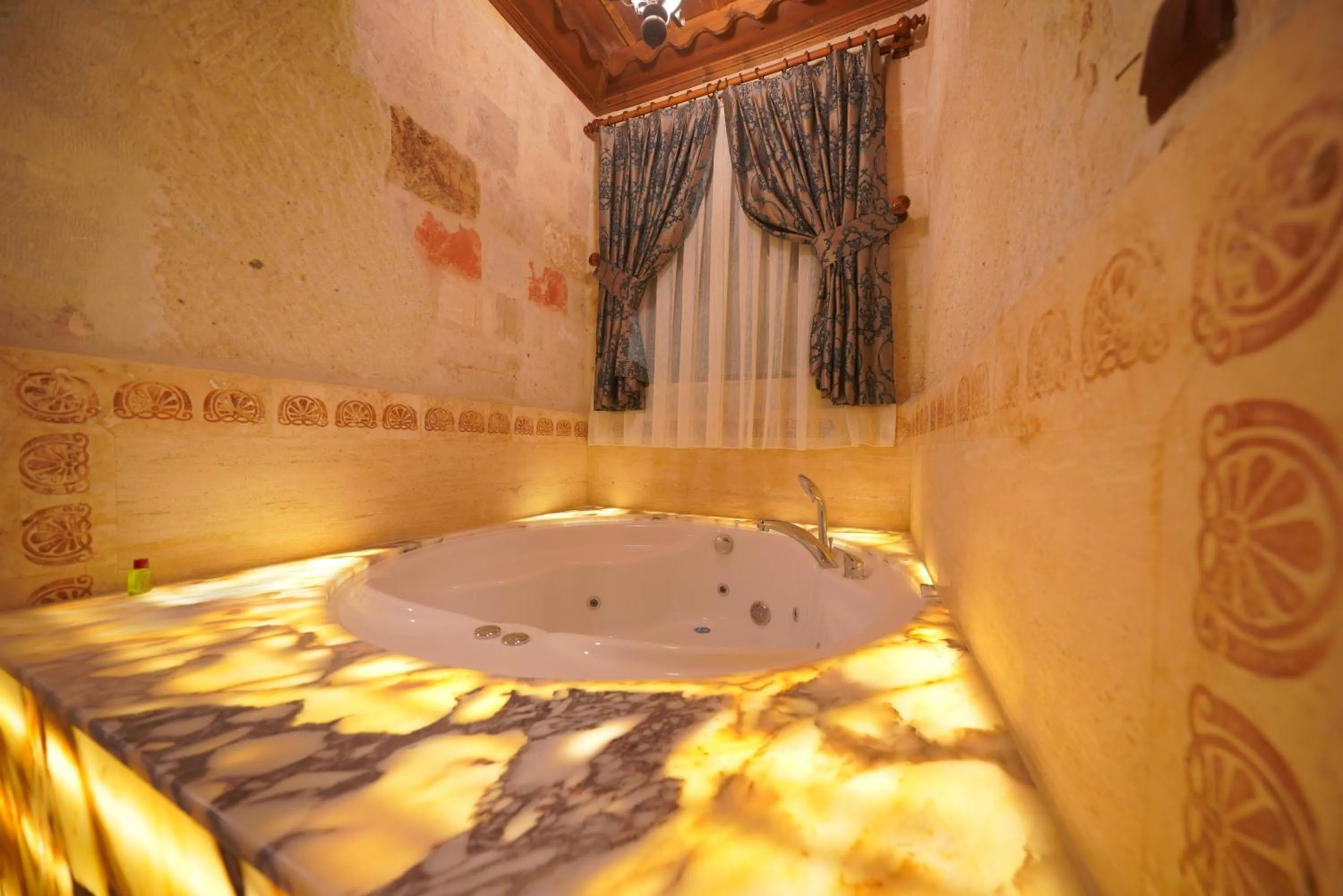 Massage in Fairyland Cave Hotel