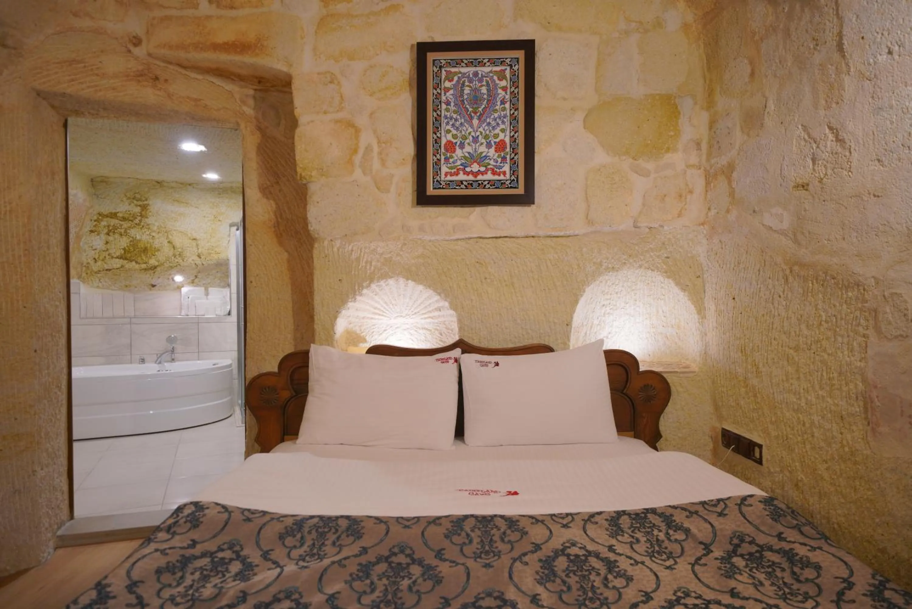 Massage, Bed in Fairyland Cave Hotel