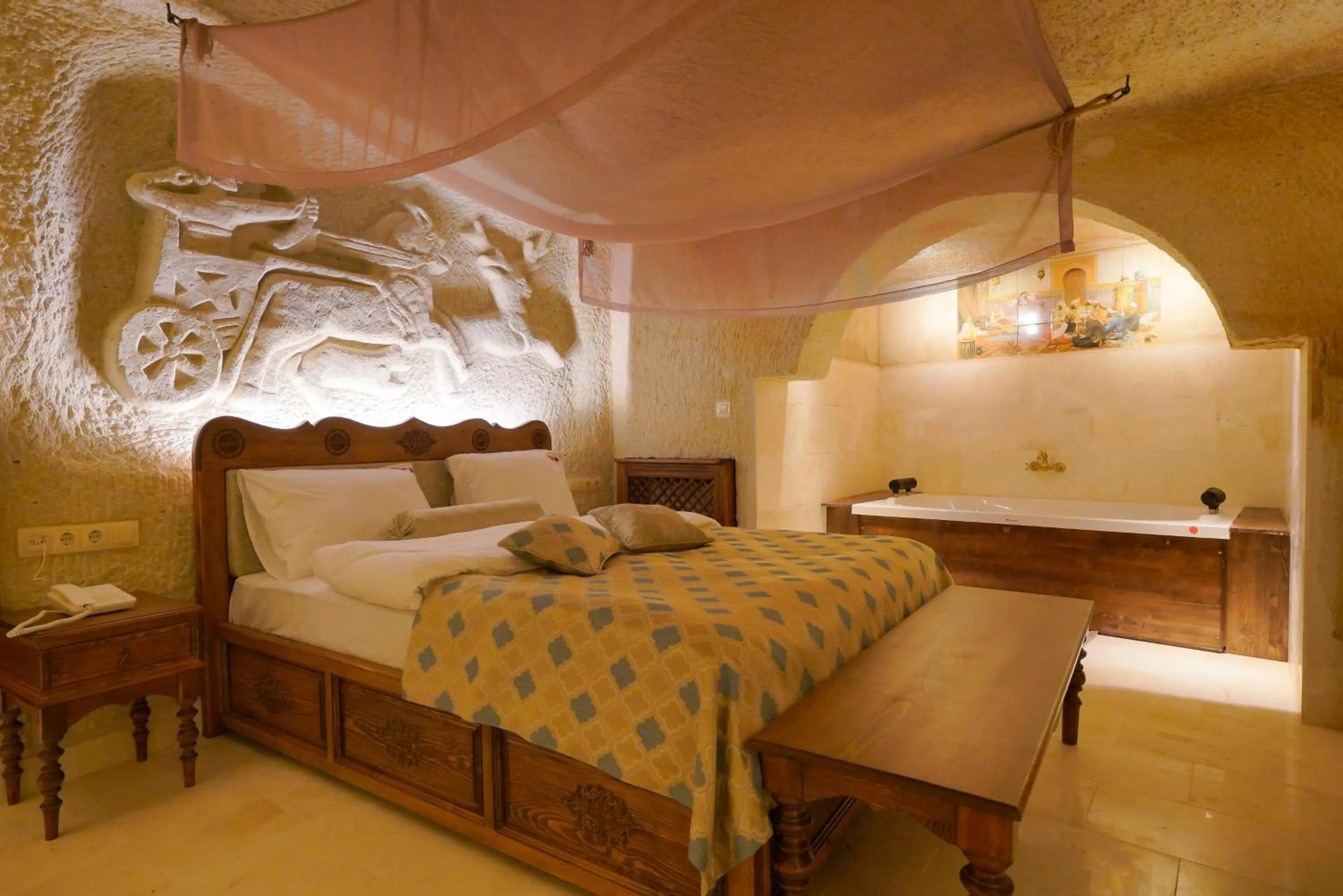 Massage, Bed in Fairyland Cave Hotel