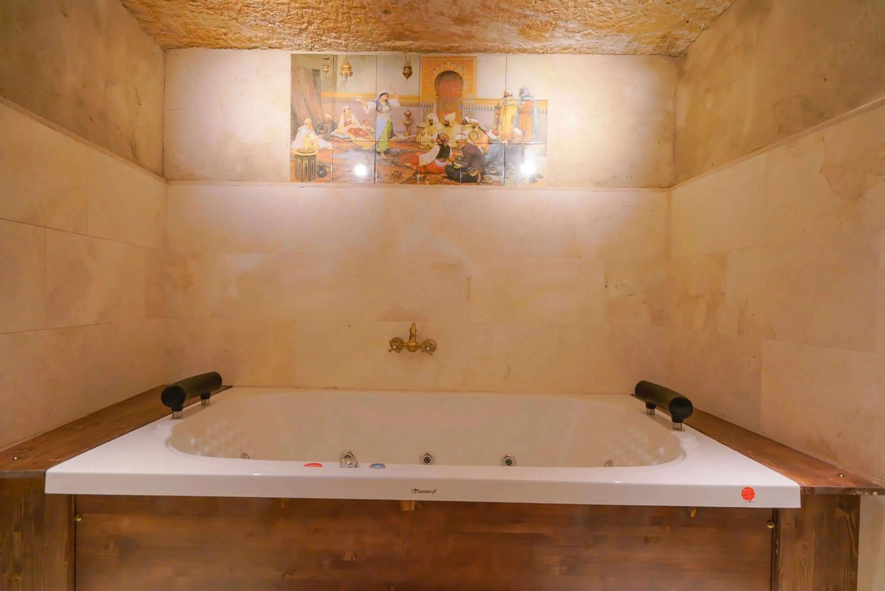 Hot Tub in Fairyland Cave Hotel