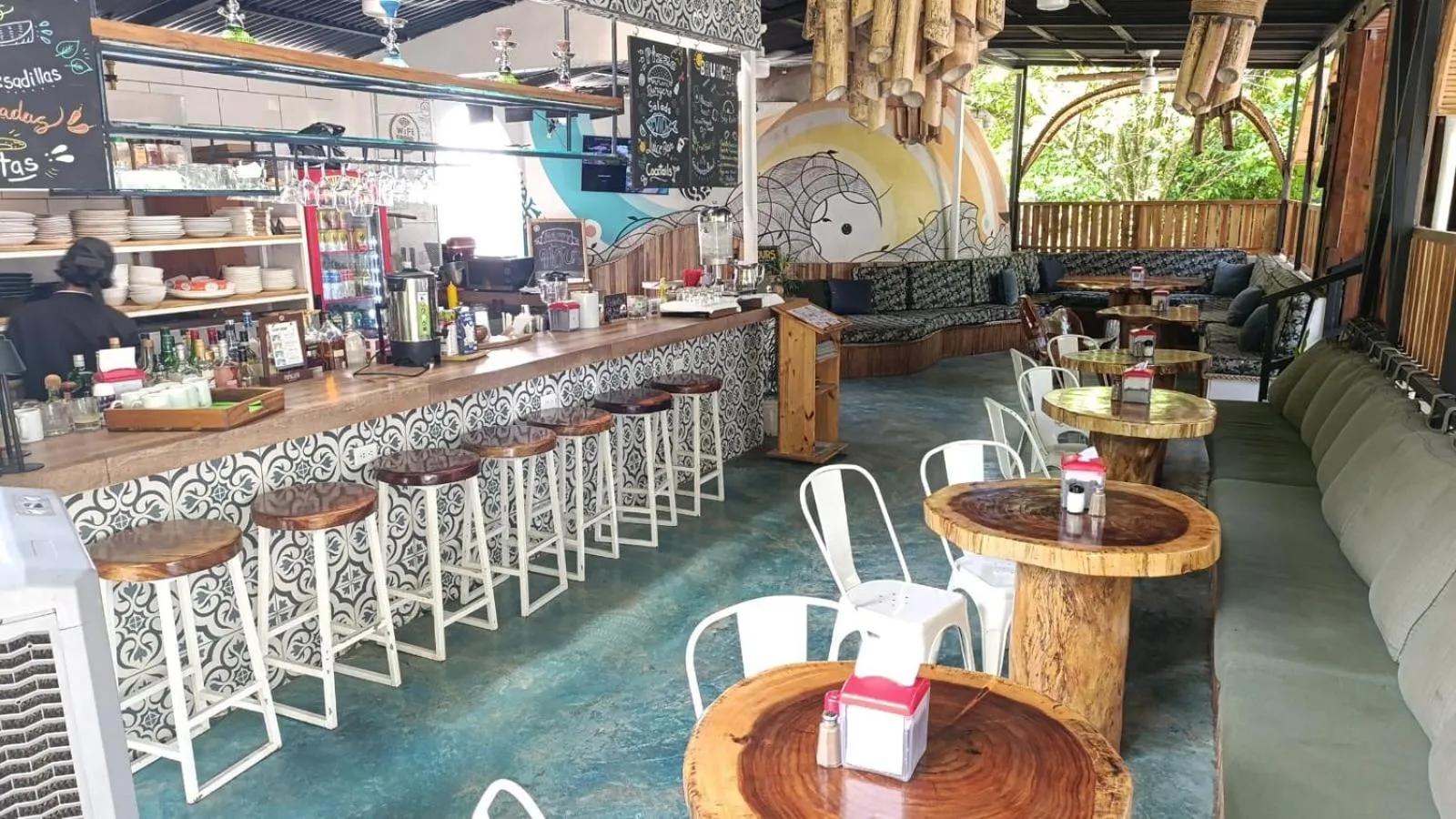 Restaurant/places to eat in Igloo Beach Lodge