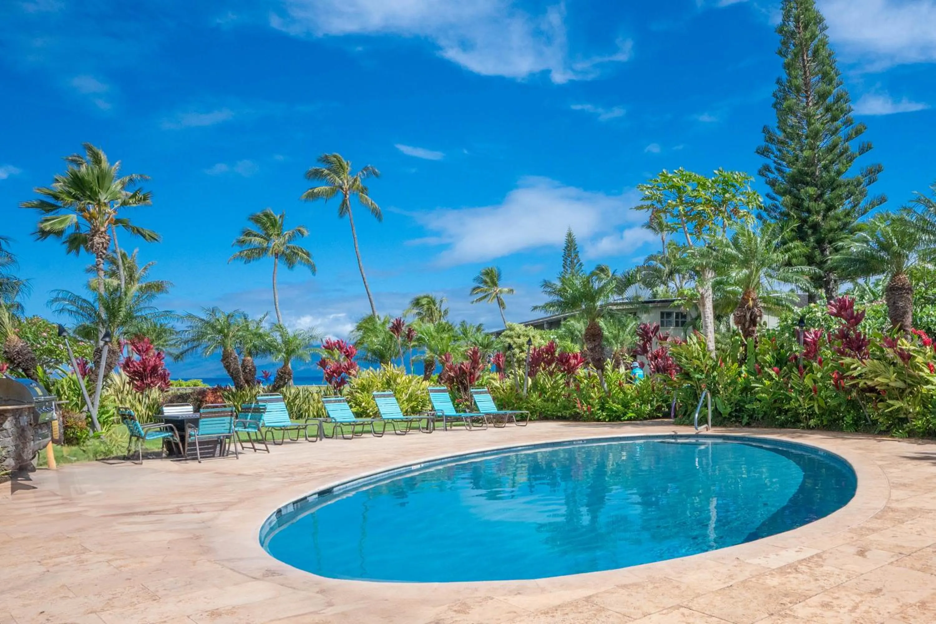 Swimming pool in The Mauian Hotel