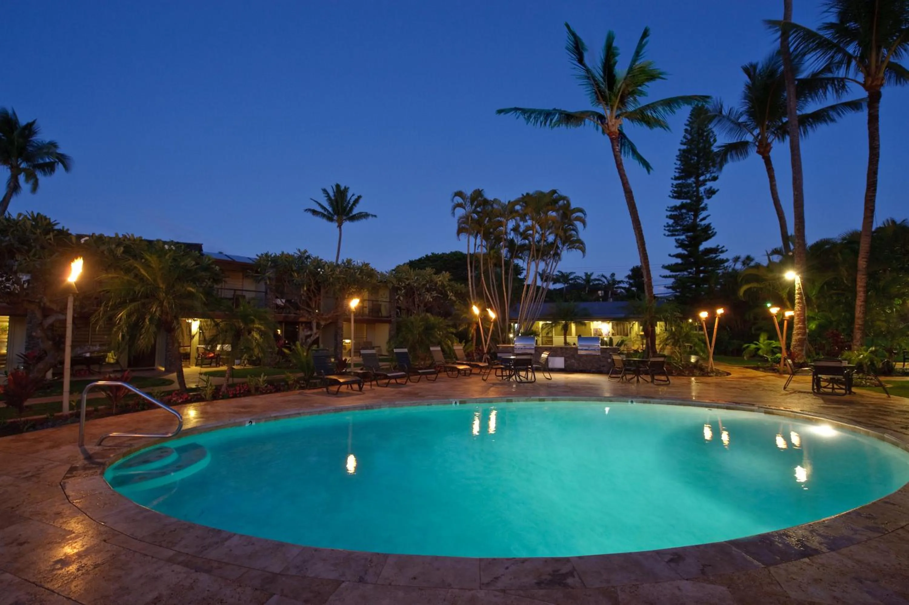 Swimming pool in The Mauian Hotel