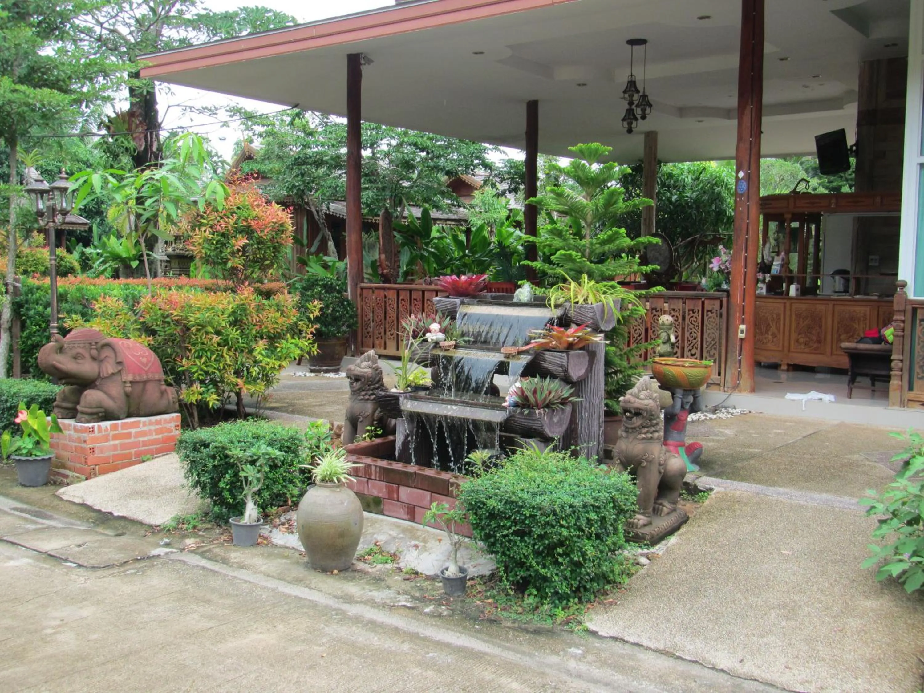 Restaurant/places to eat in Yuwadee Resort