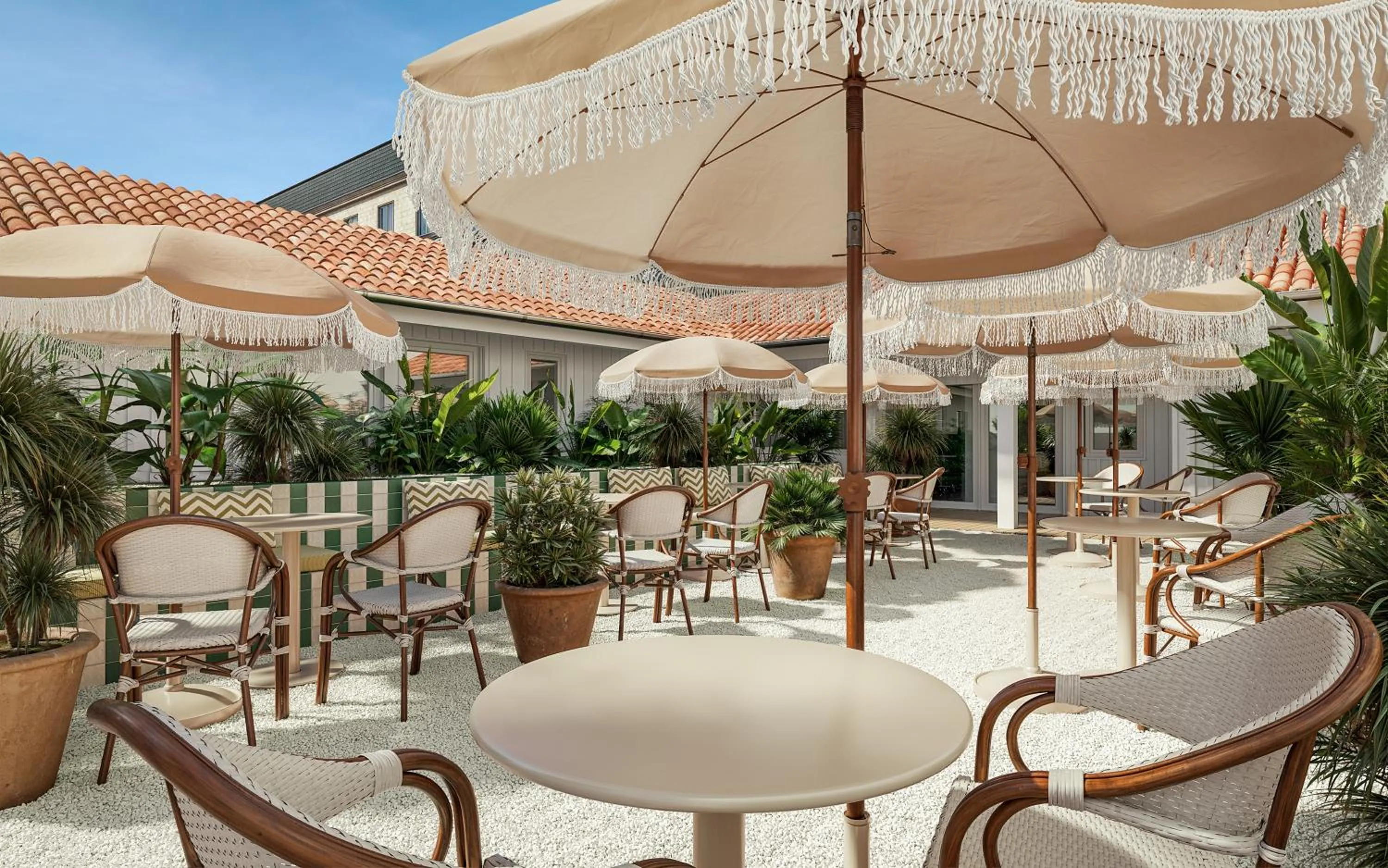 Patio in Hôtel Le Clos Huguerie Bordeaux Centre - Ex Maison du Lierre