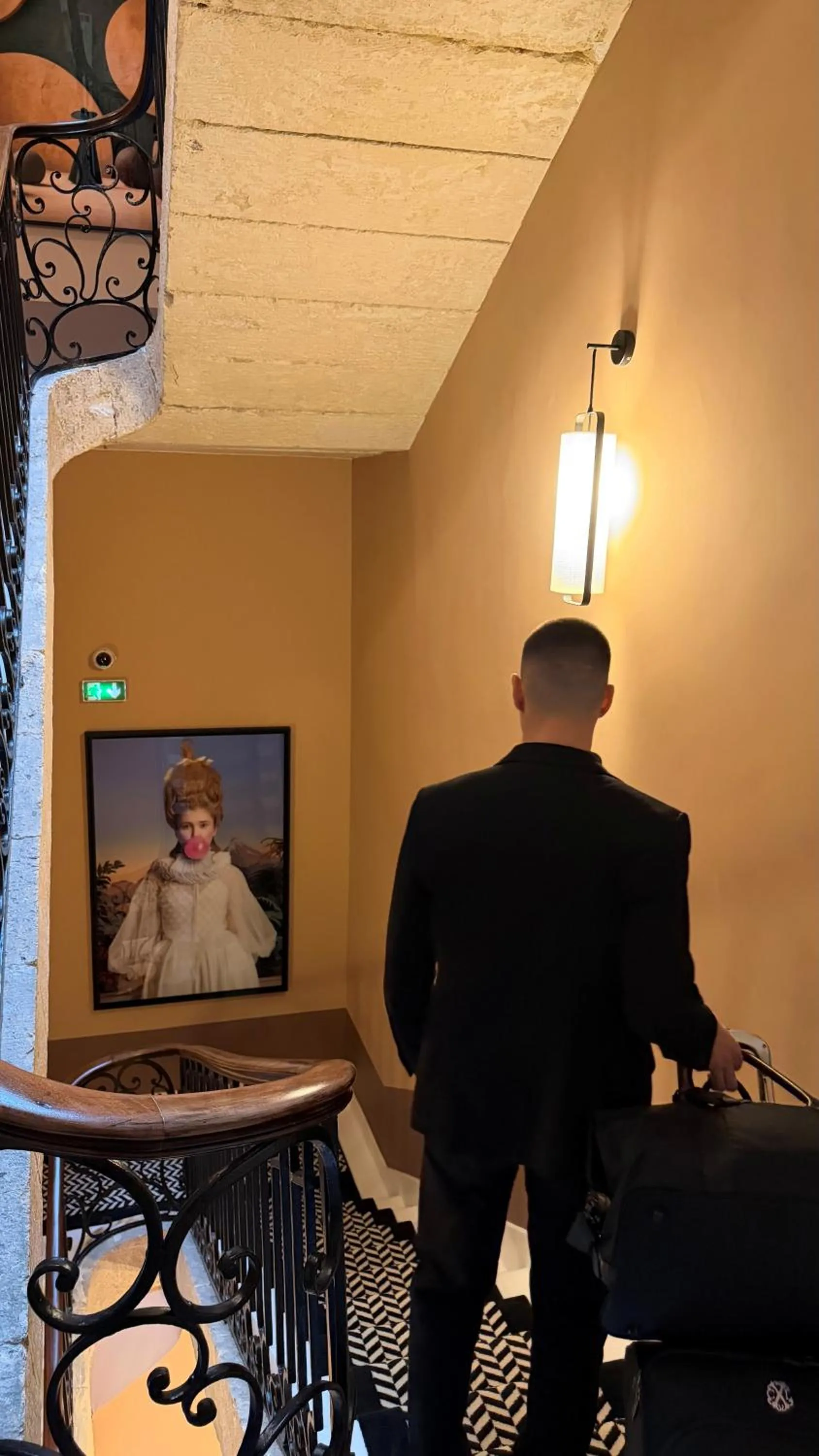 Property building in Hôtel Le Clos Huguerie - Boutique Hôtel - Bordeaux Centre