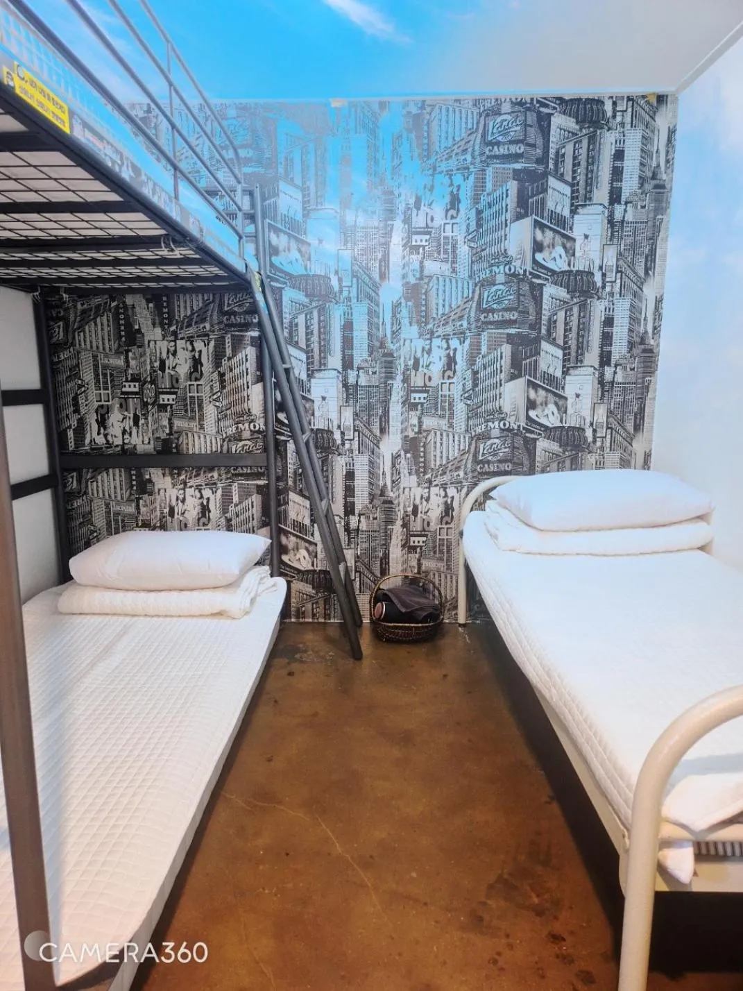 Bed in Mamas and Papas Guesthouse and Apartments in Seoul