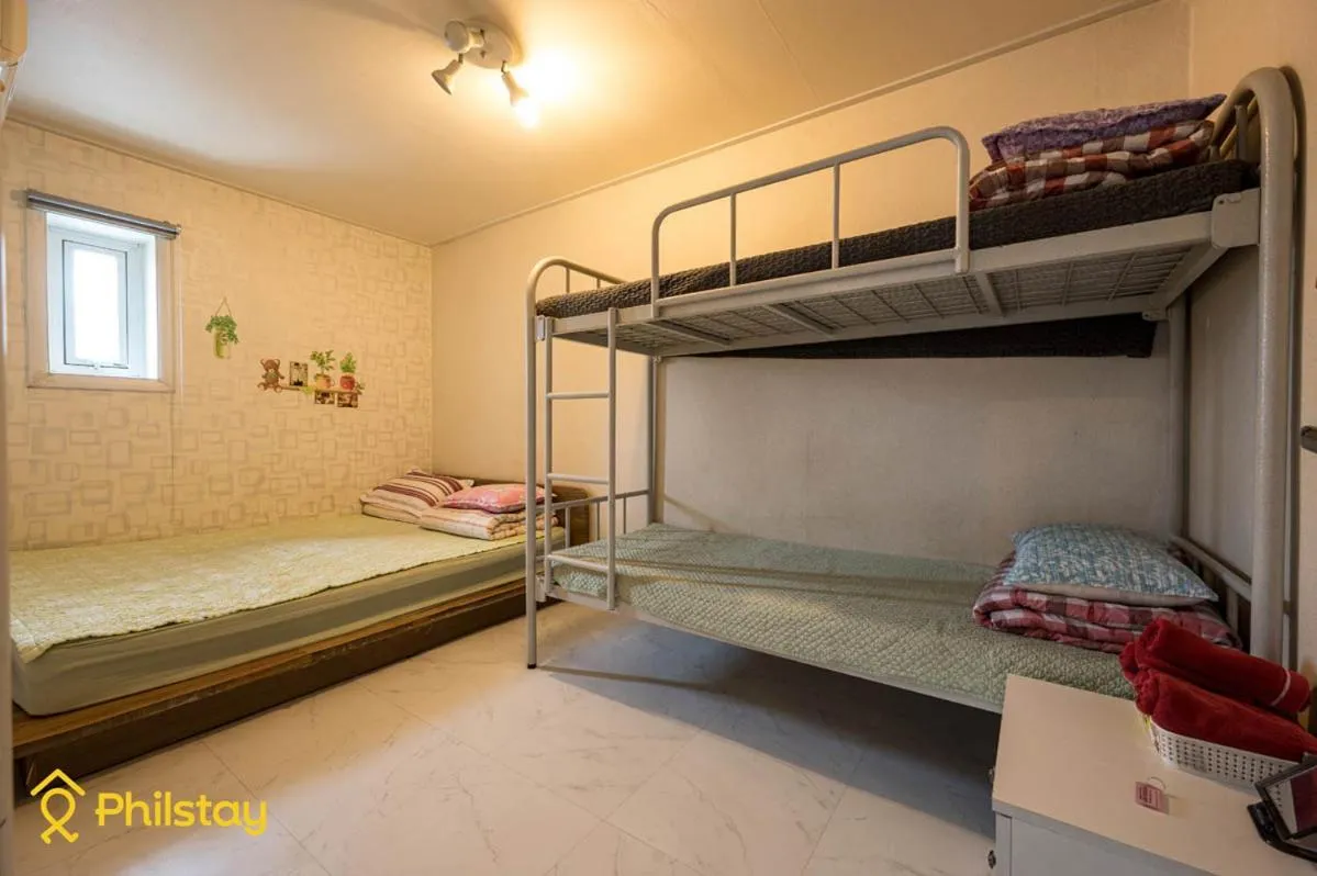 Bed in Mamas and Papas Guesthouse and Apartments in Seoul