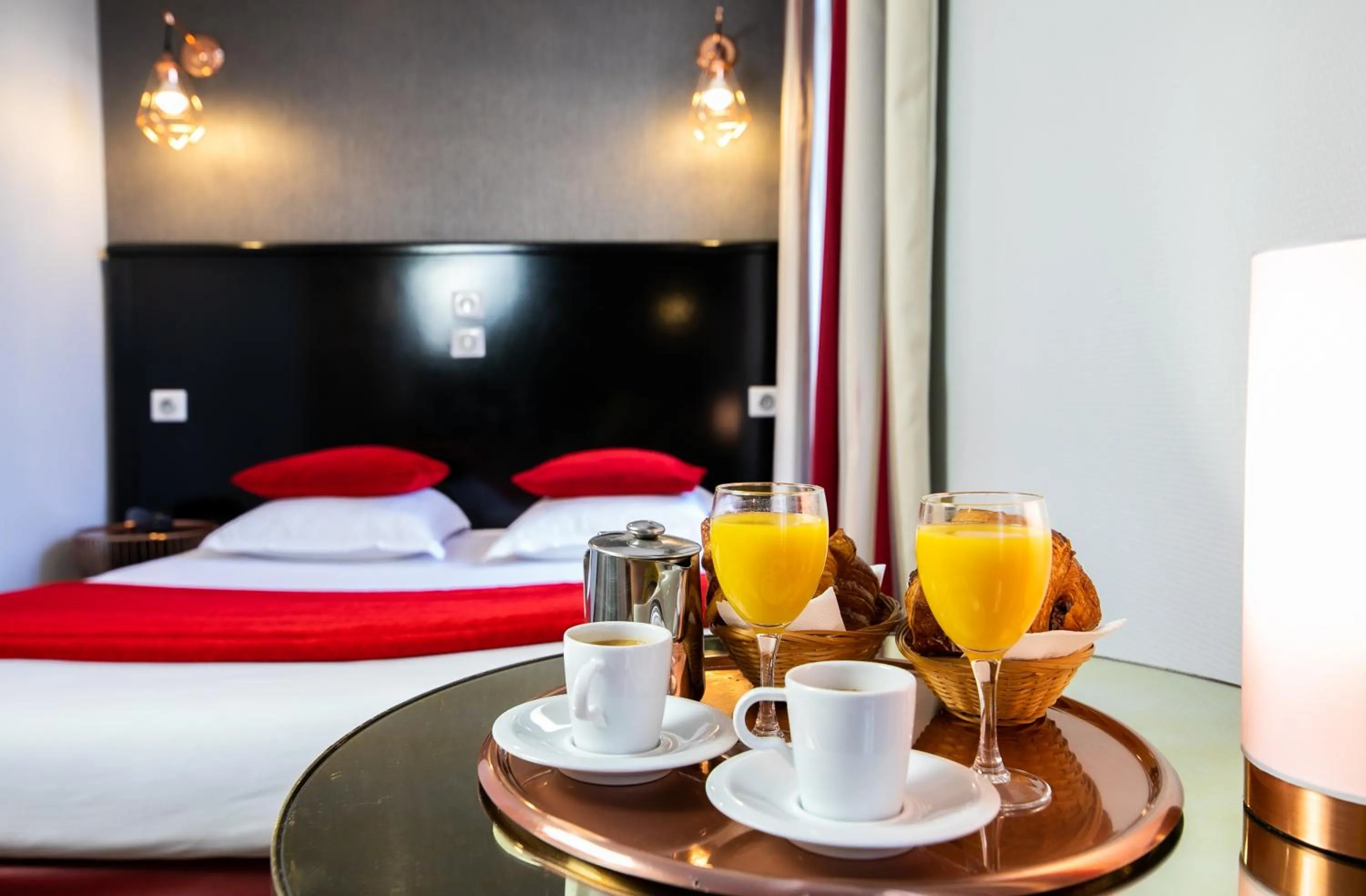 Bedroom, Bed in Eiffel Villa Garibaldi