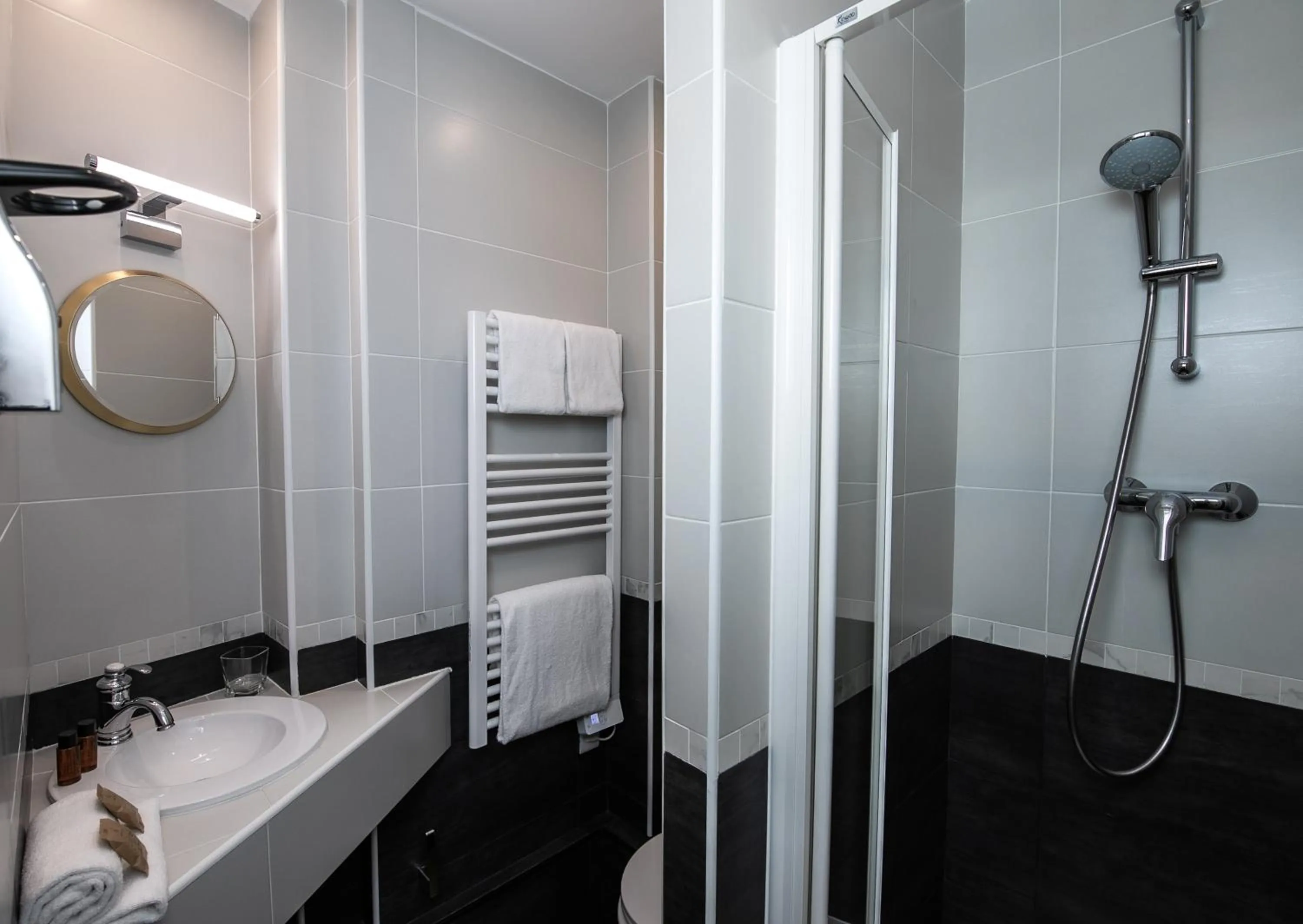 Bathroom in Eiffel Villa Garibaldi