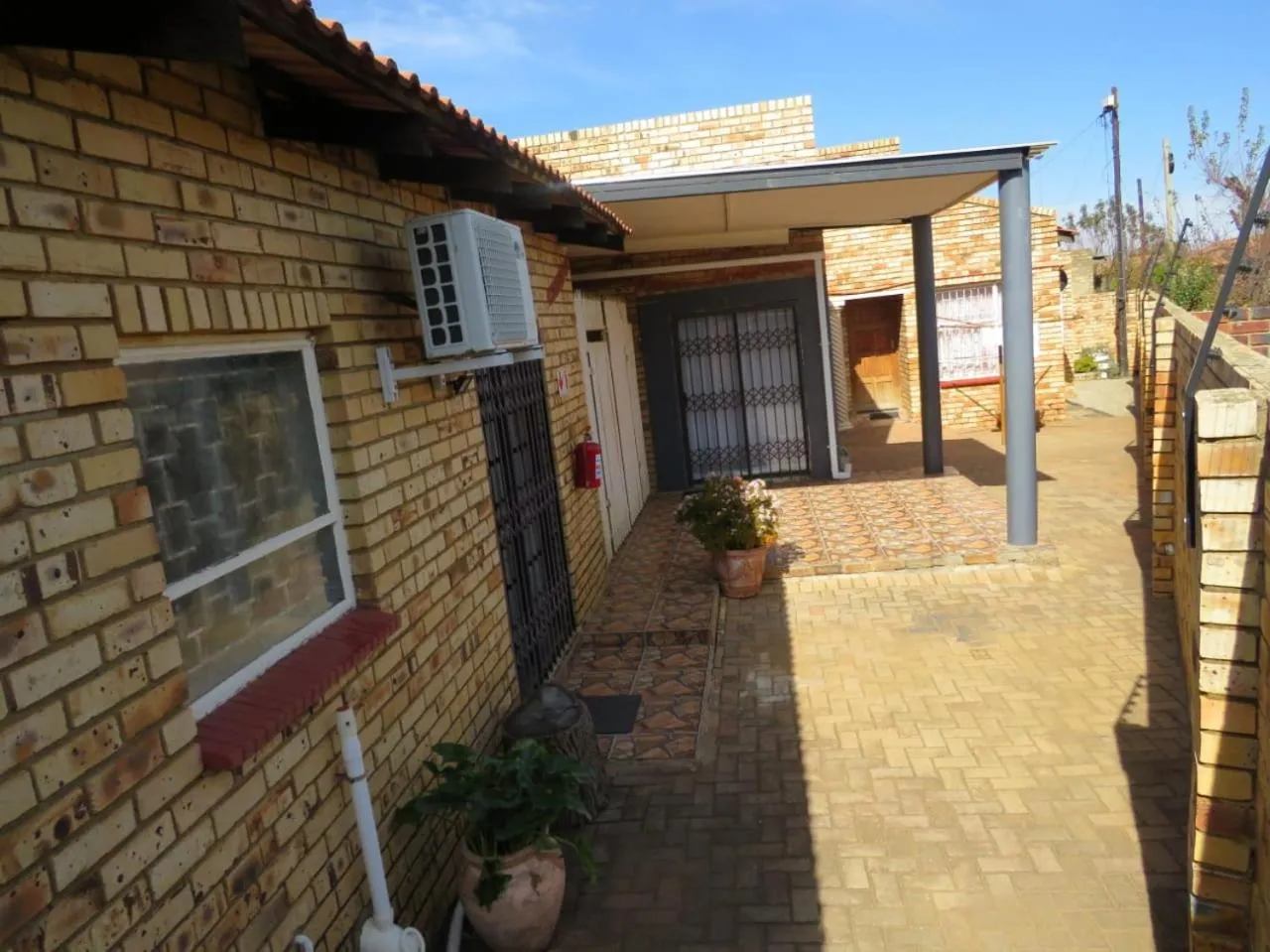 Property building in Kgatholoha guest house