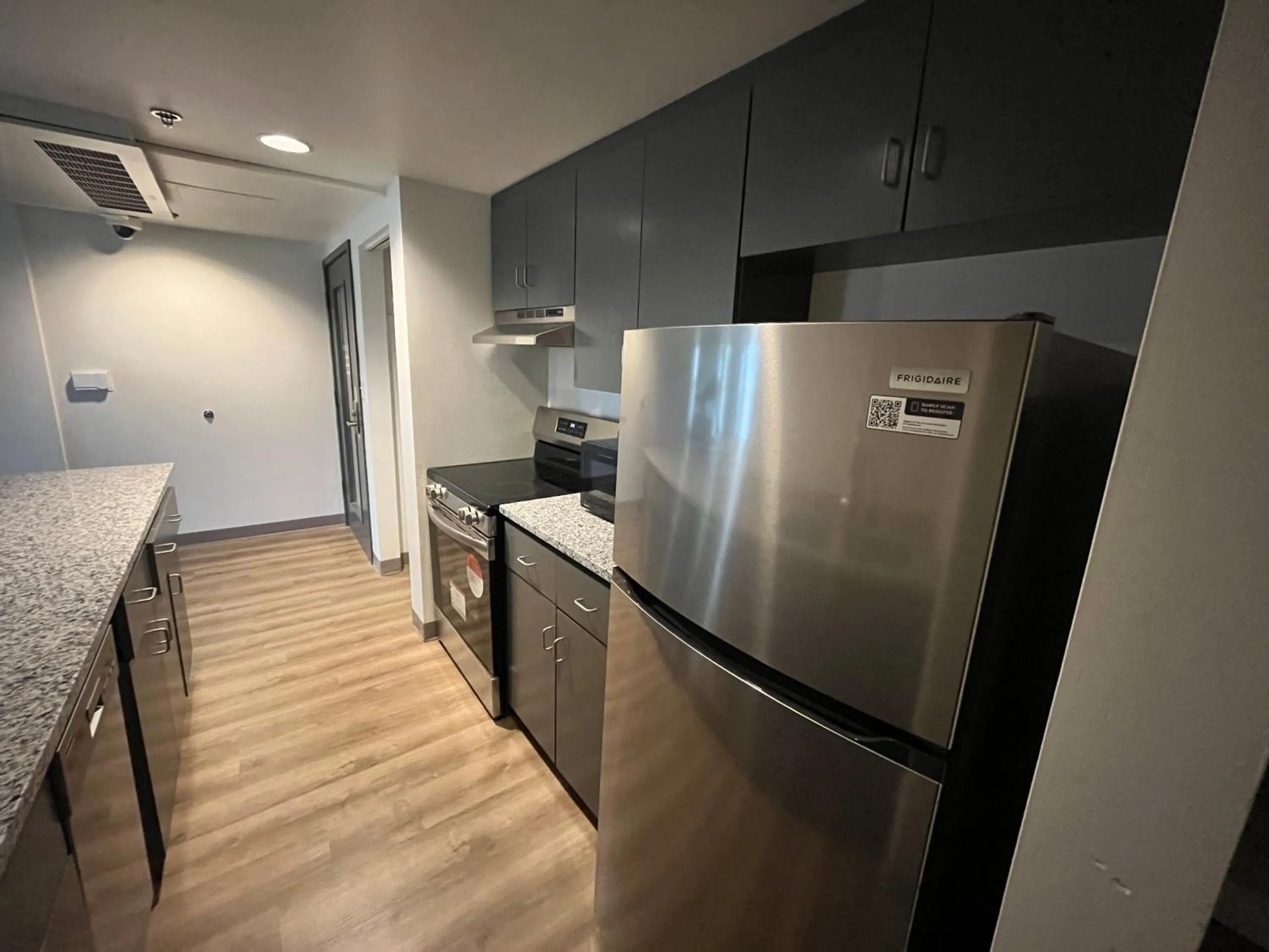 Kitchen or kitchenette in Ramada by Wyndham Milwaukee