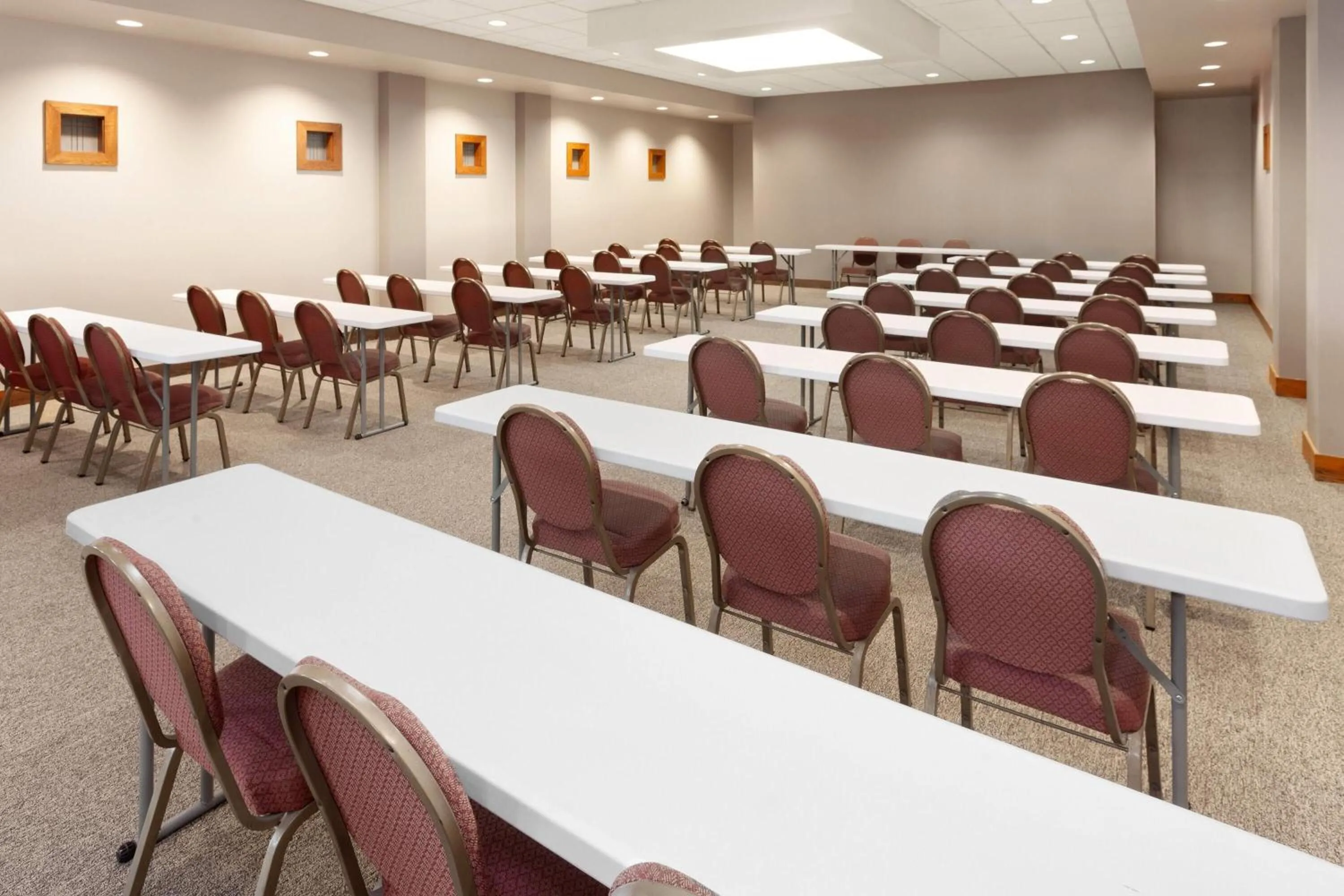Meeting/conference room in Ramada by Wyndham Milwaukee