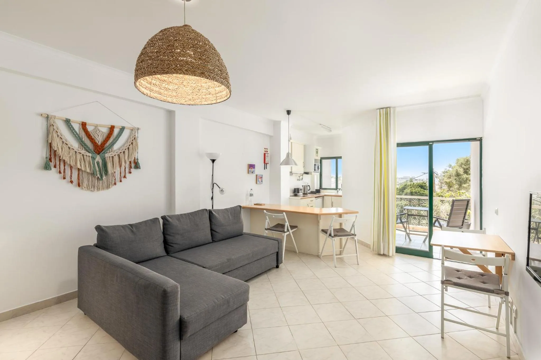 Kitchen or kitchenette in Estudios Salinas - Fuseta