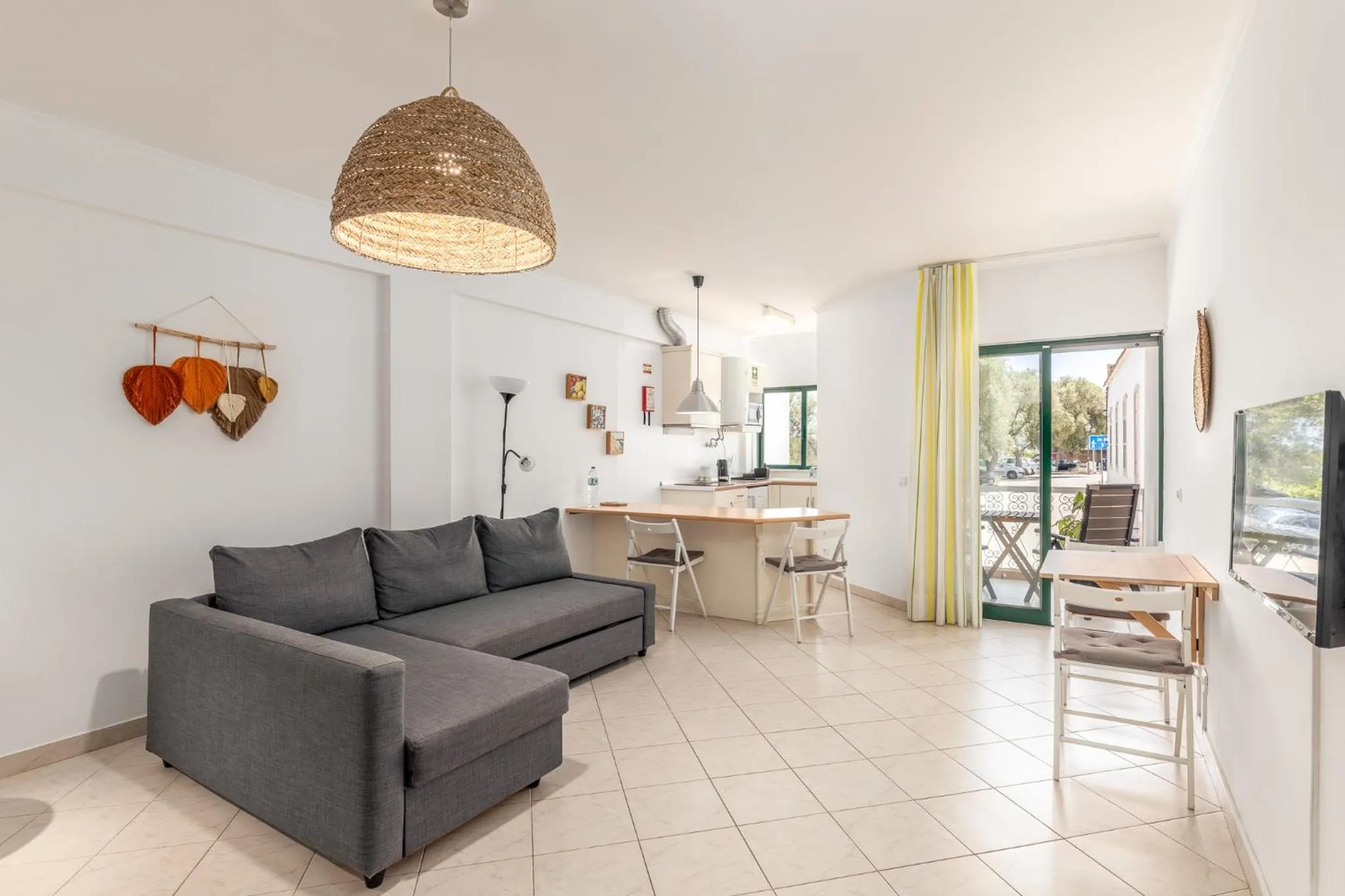 Kitchen or kitchenette in Estudios Salinas - Fuseta