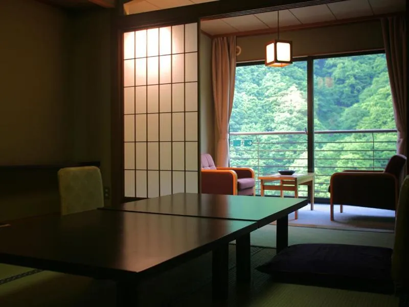 Seating area in Enraku