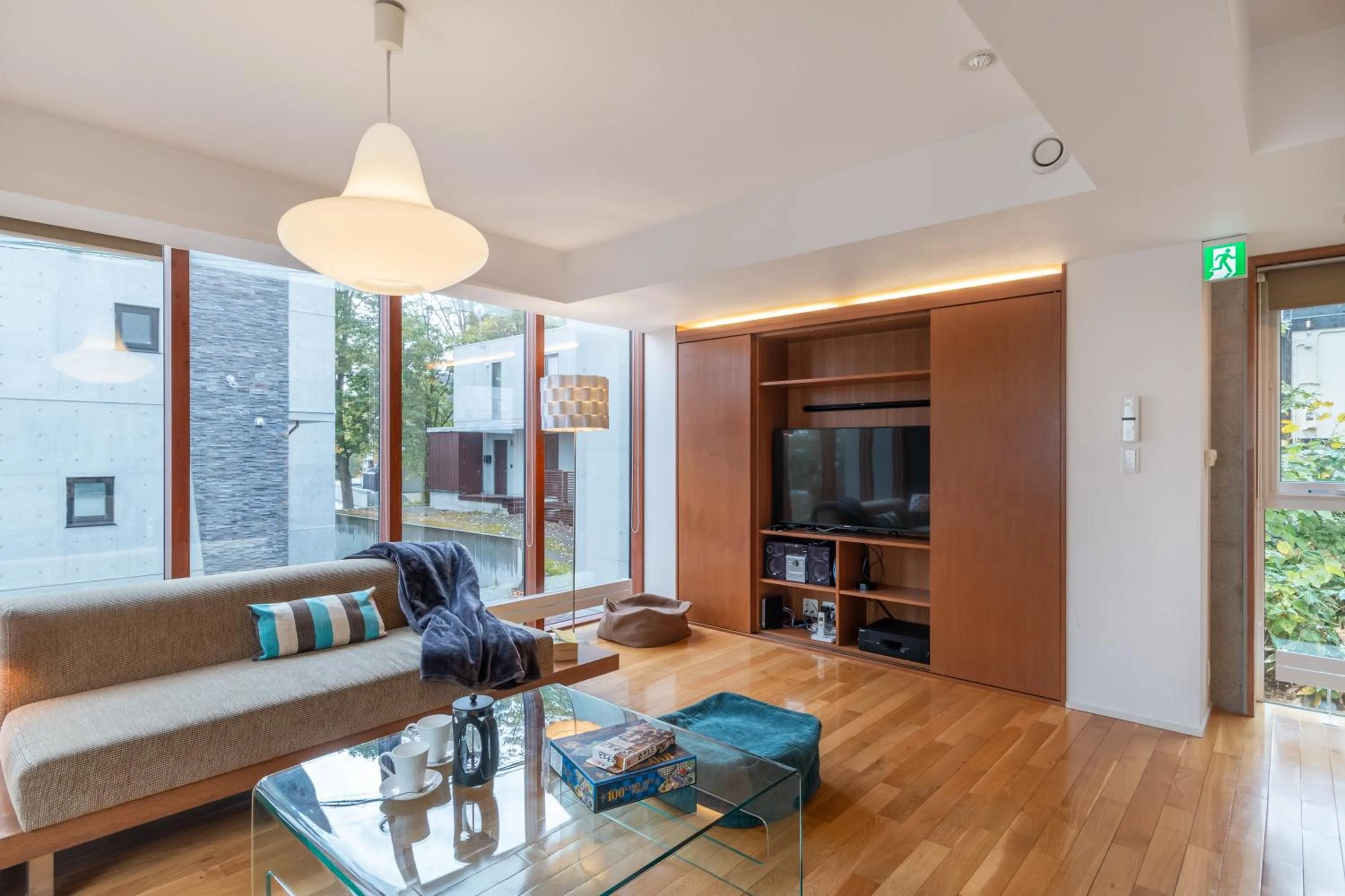 Living room in Asanagi by H2 Life