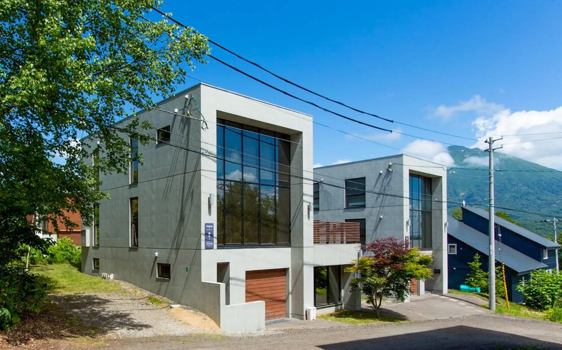 Property building in Asanagi by H2 Life