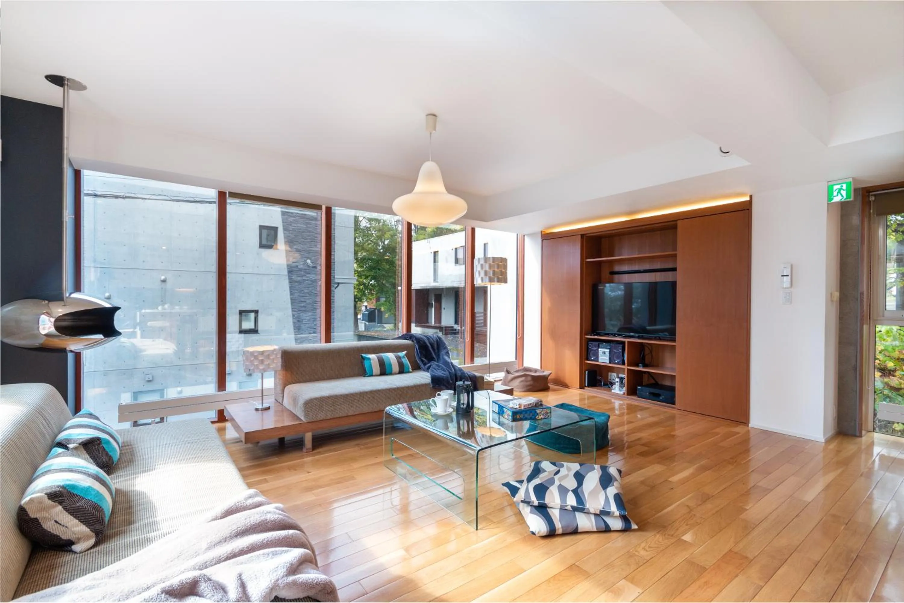 Living room in Asanagi by H2 Life