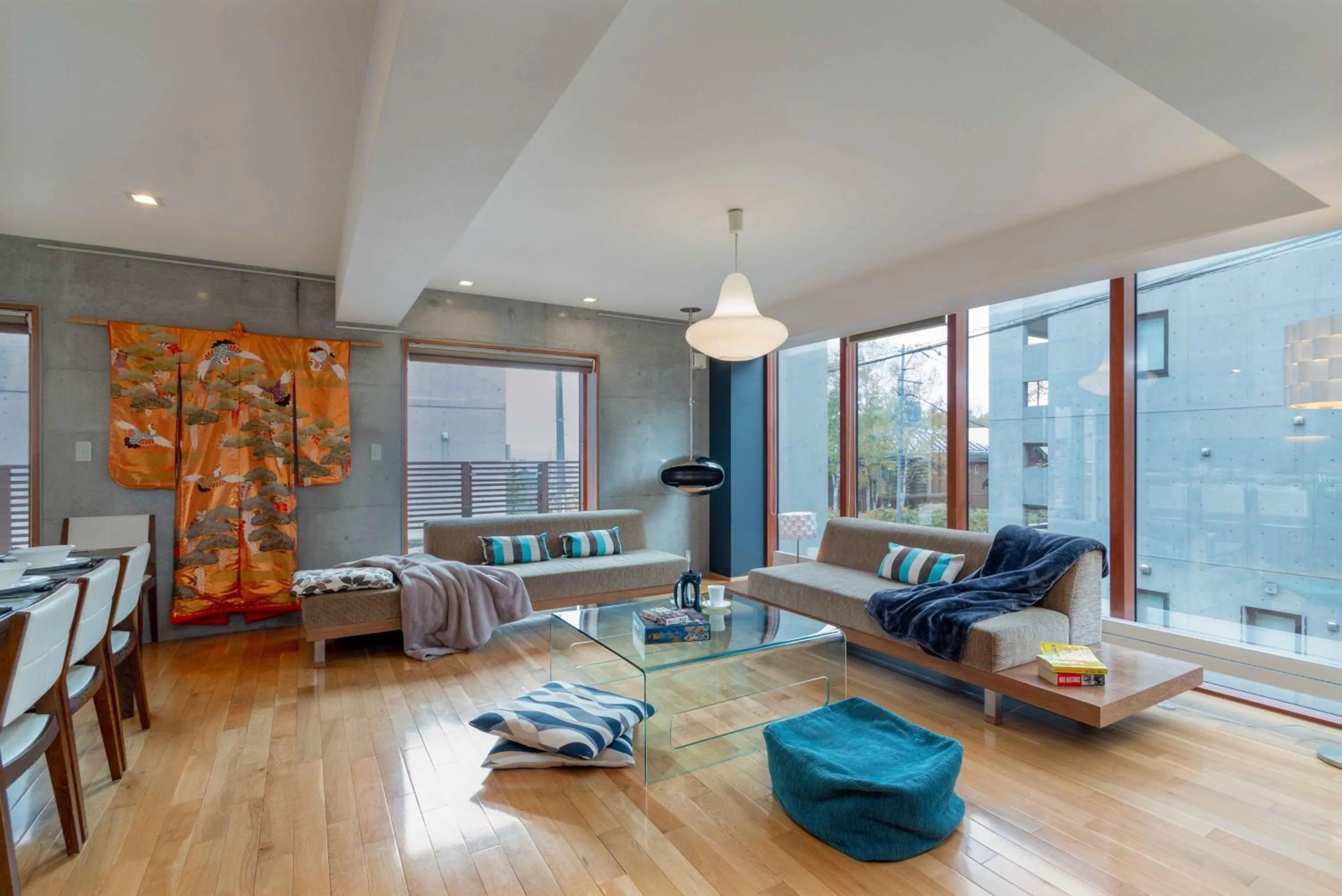 Living room in Asanagi by H2 Life