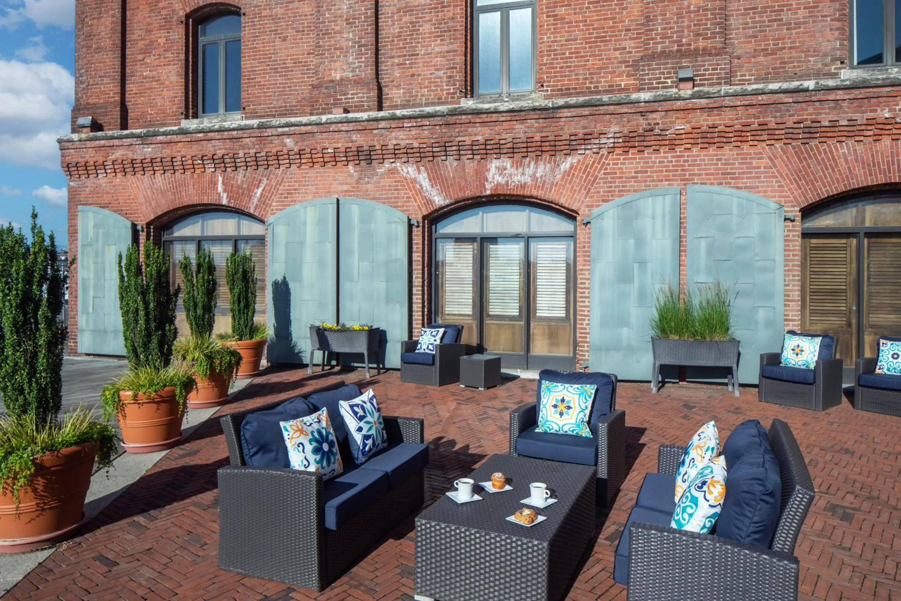 Facade/entrance in The Inn at Henderson's Wharf, an Ascend Collection Hotel