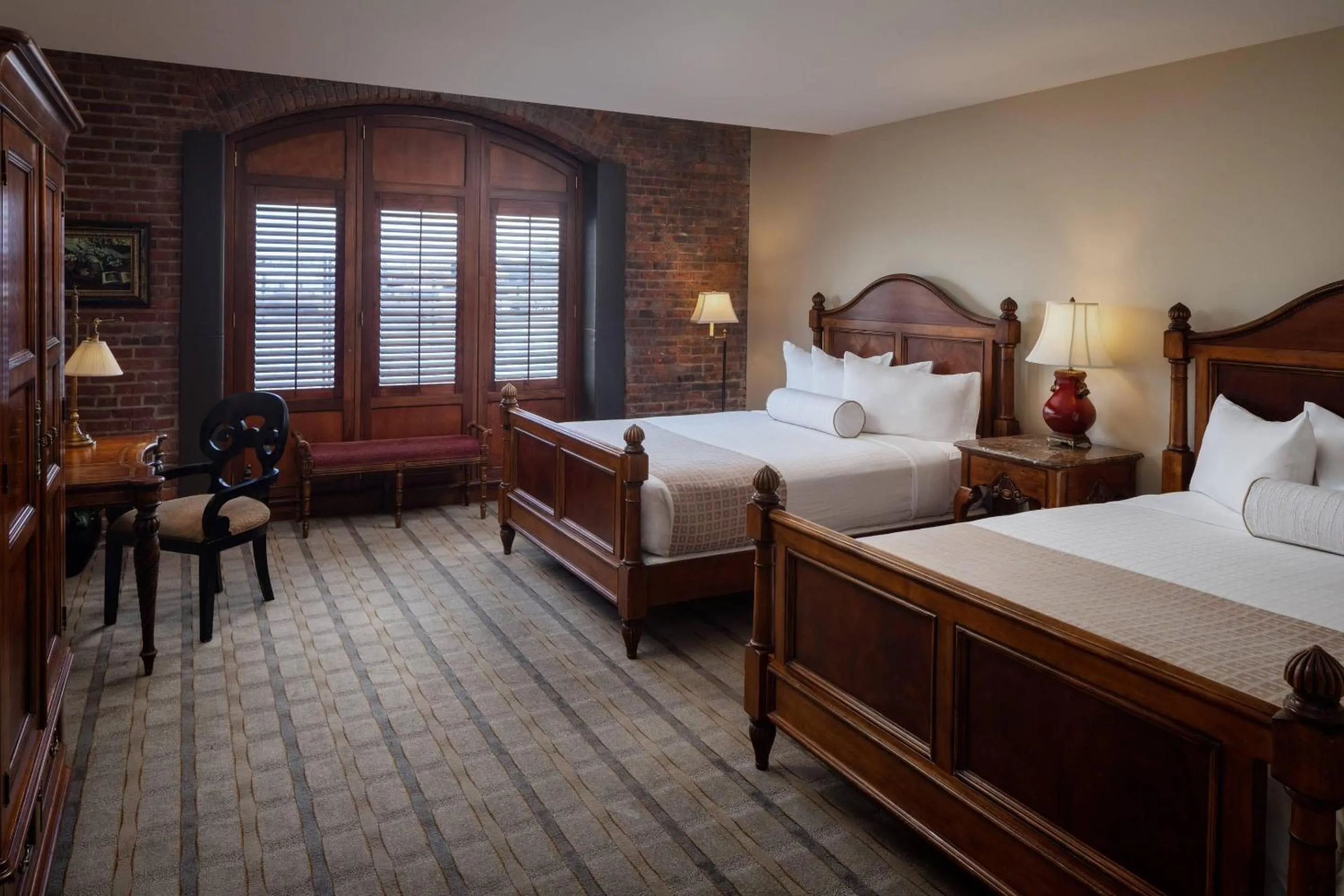 Bedroom, Bed in The Inn at Henderson's Wharf, an Ascend Collection Hotel