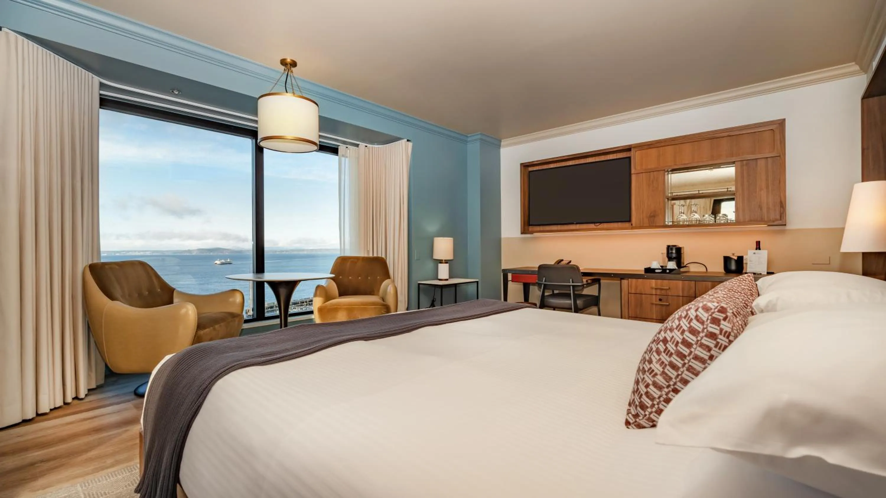 Bed in Inn at the Market