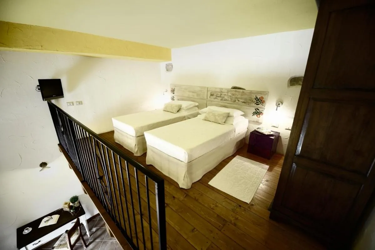 Decorative detail, Bed in Il Giardino Degli Aranci