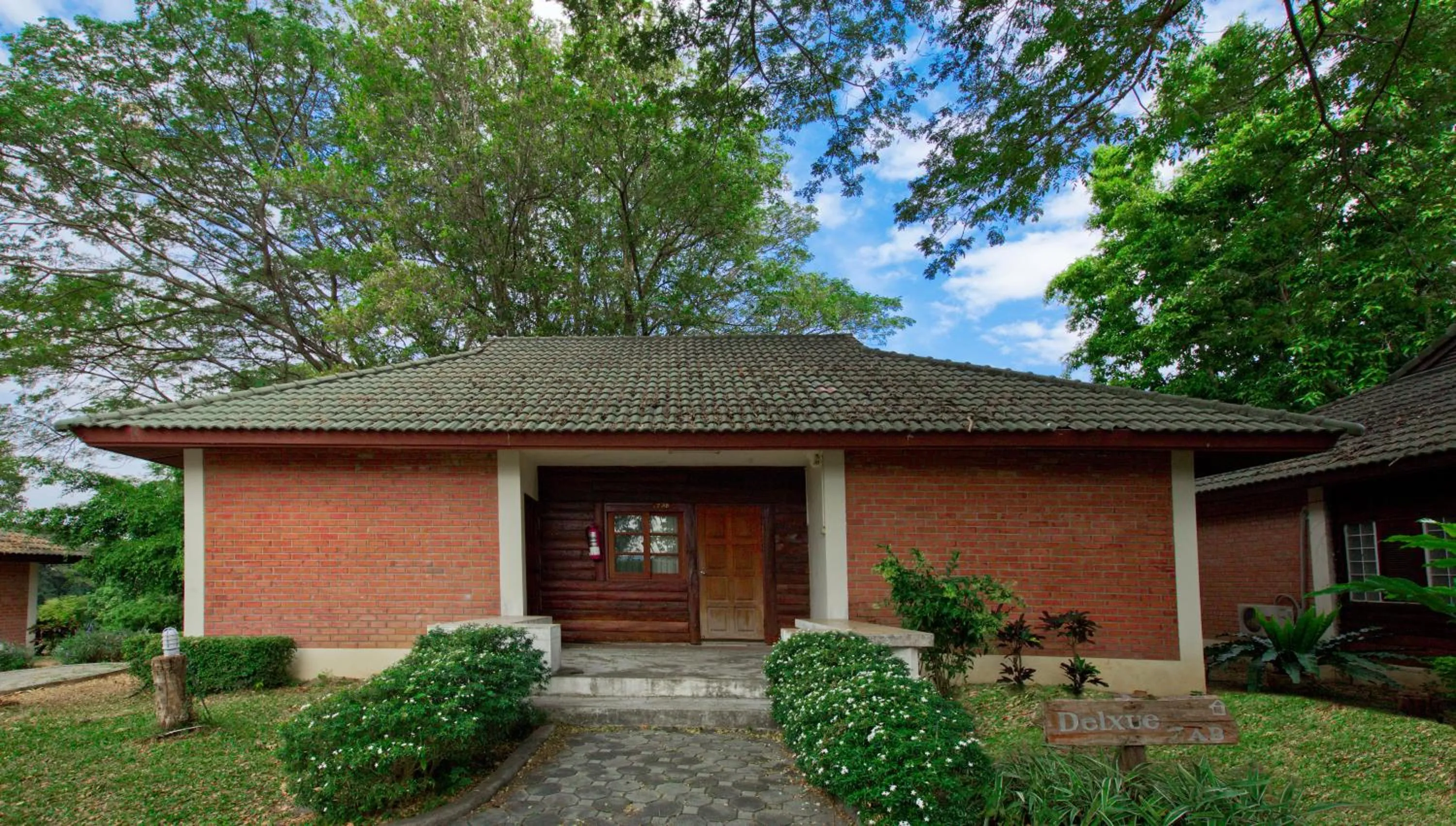 Muaklek Paradise Resort