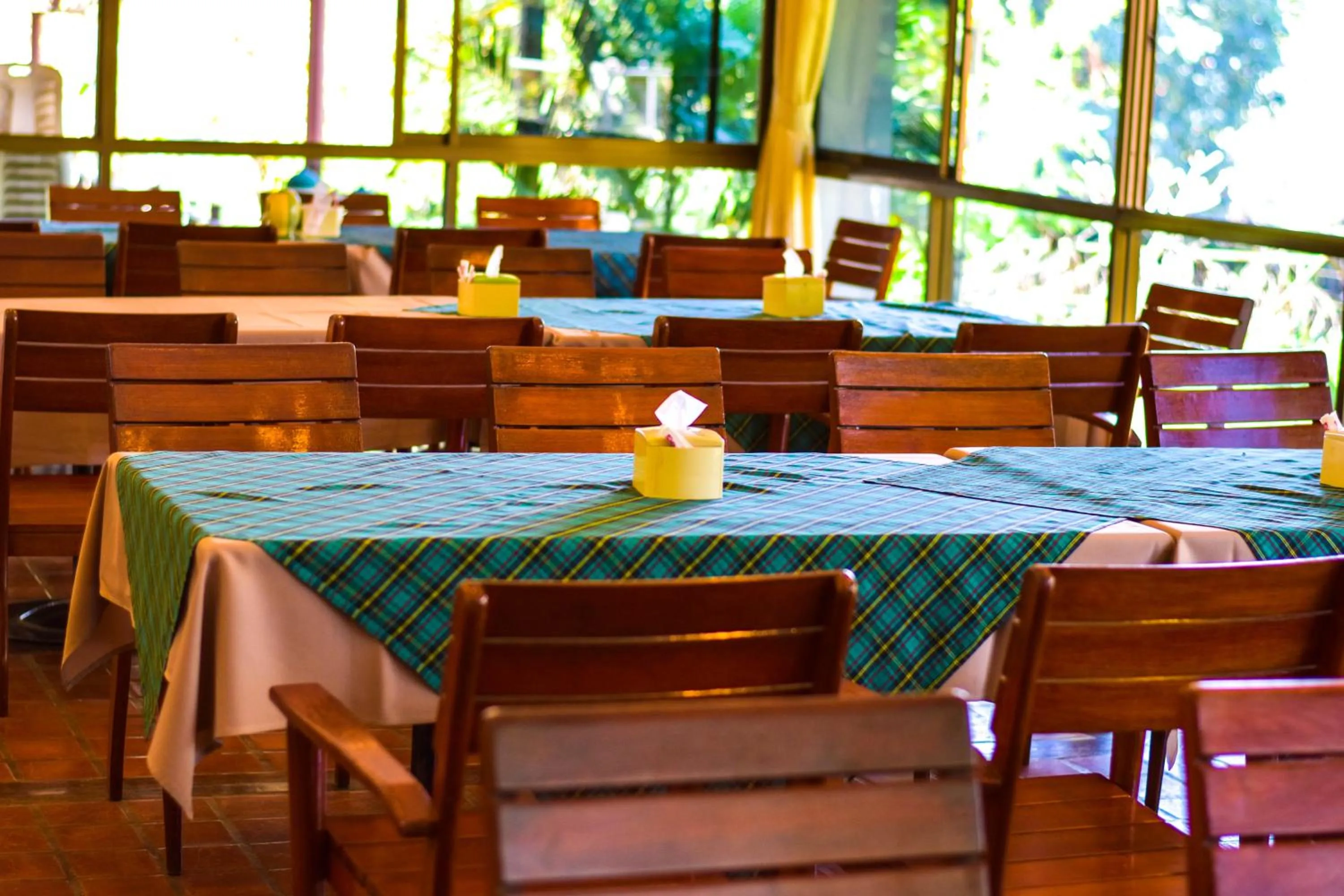 Restaurant/places to eat in Muaklek Paradise Resort