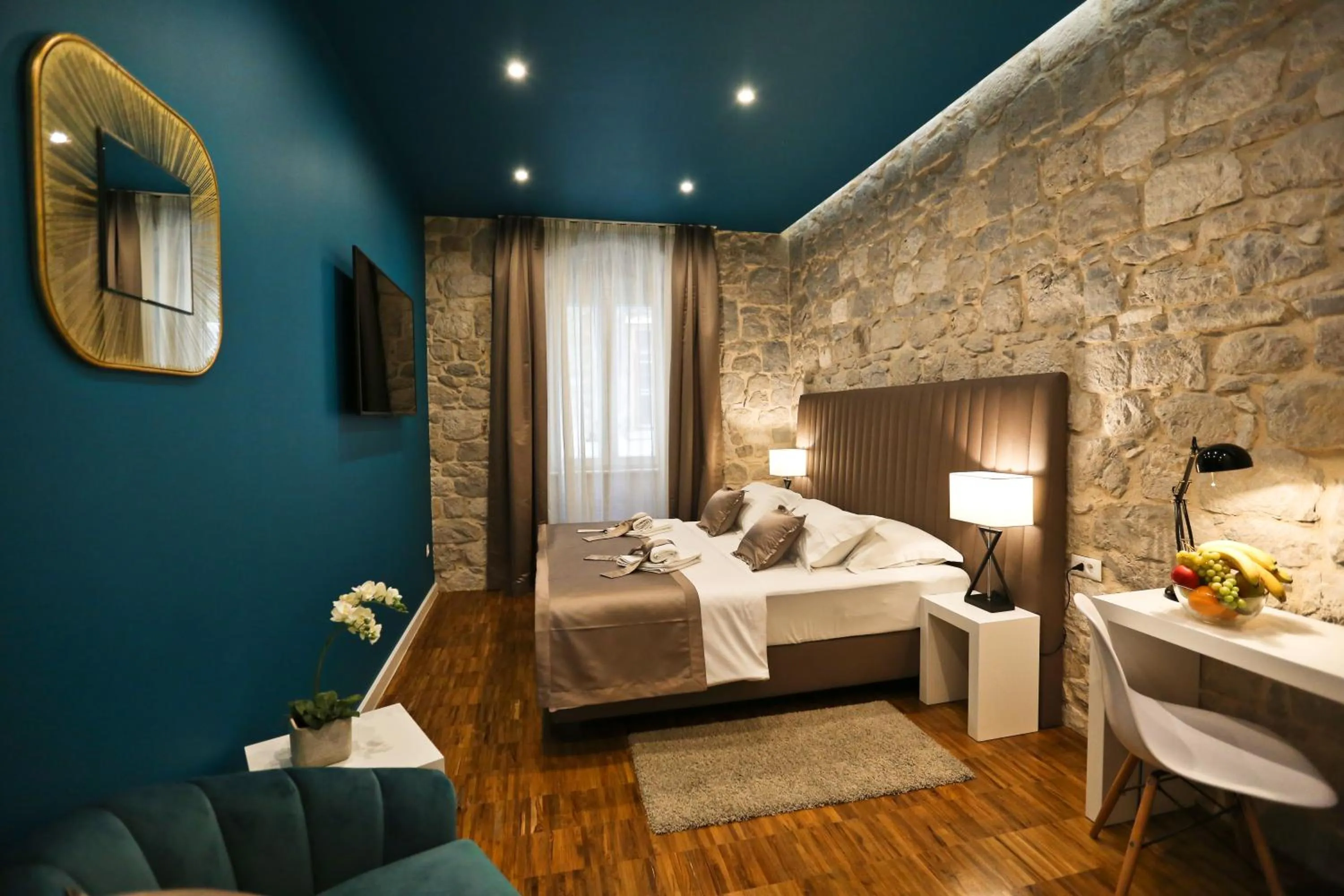 Photo of the whole room, Bed in Riva Luxury Rooms