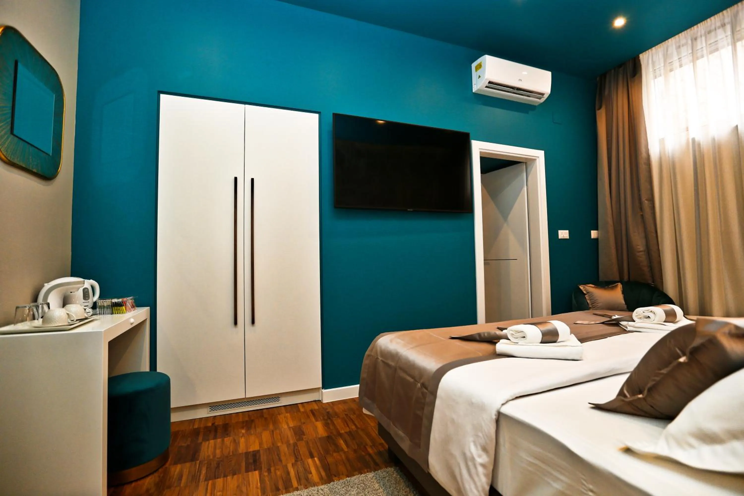 Bedroom, Bed in Riva Luxury Rooms