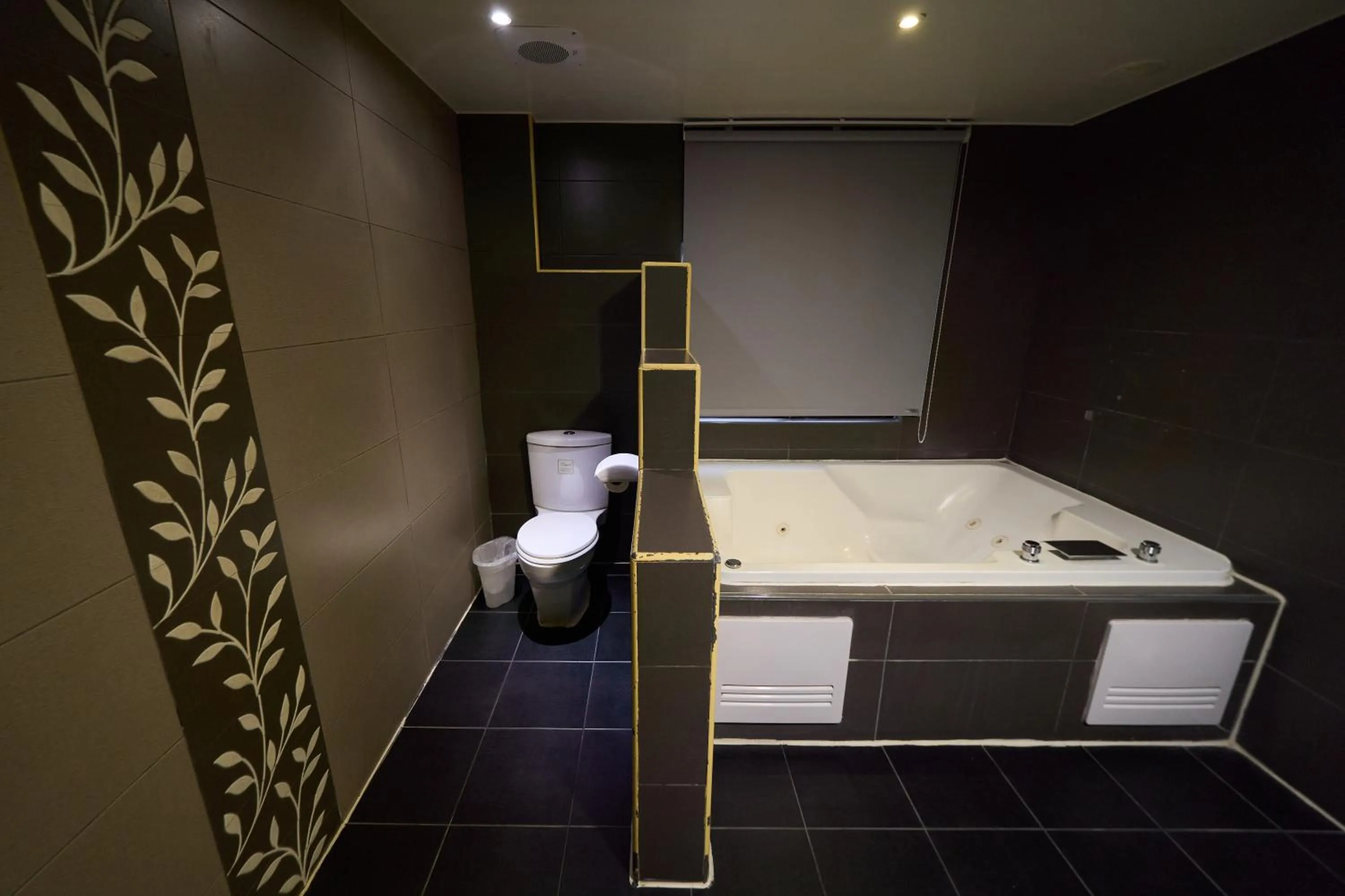 The Riverside Hotel Fashion