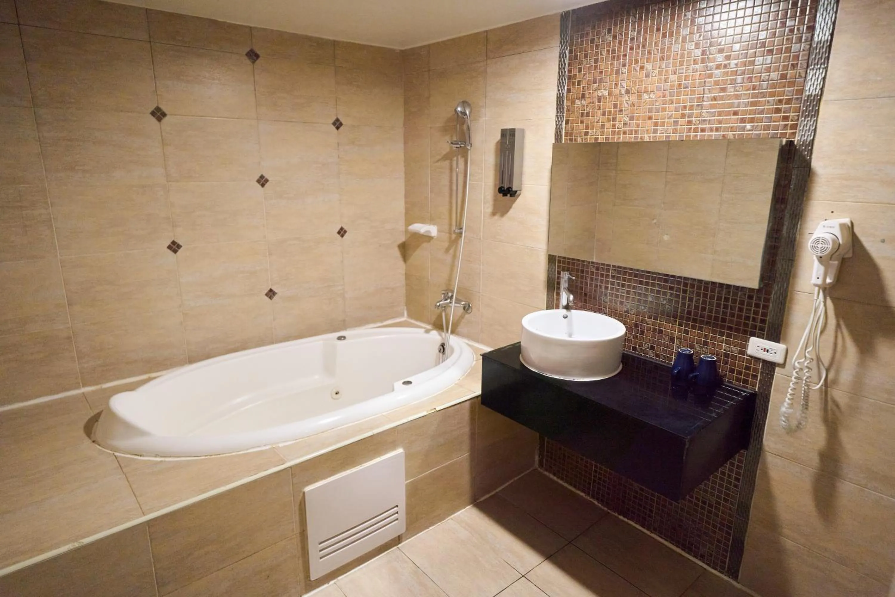 The Riverside Hotel Fashion