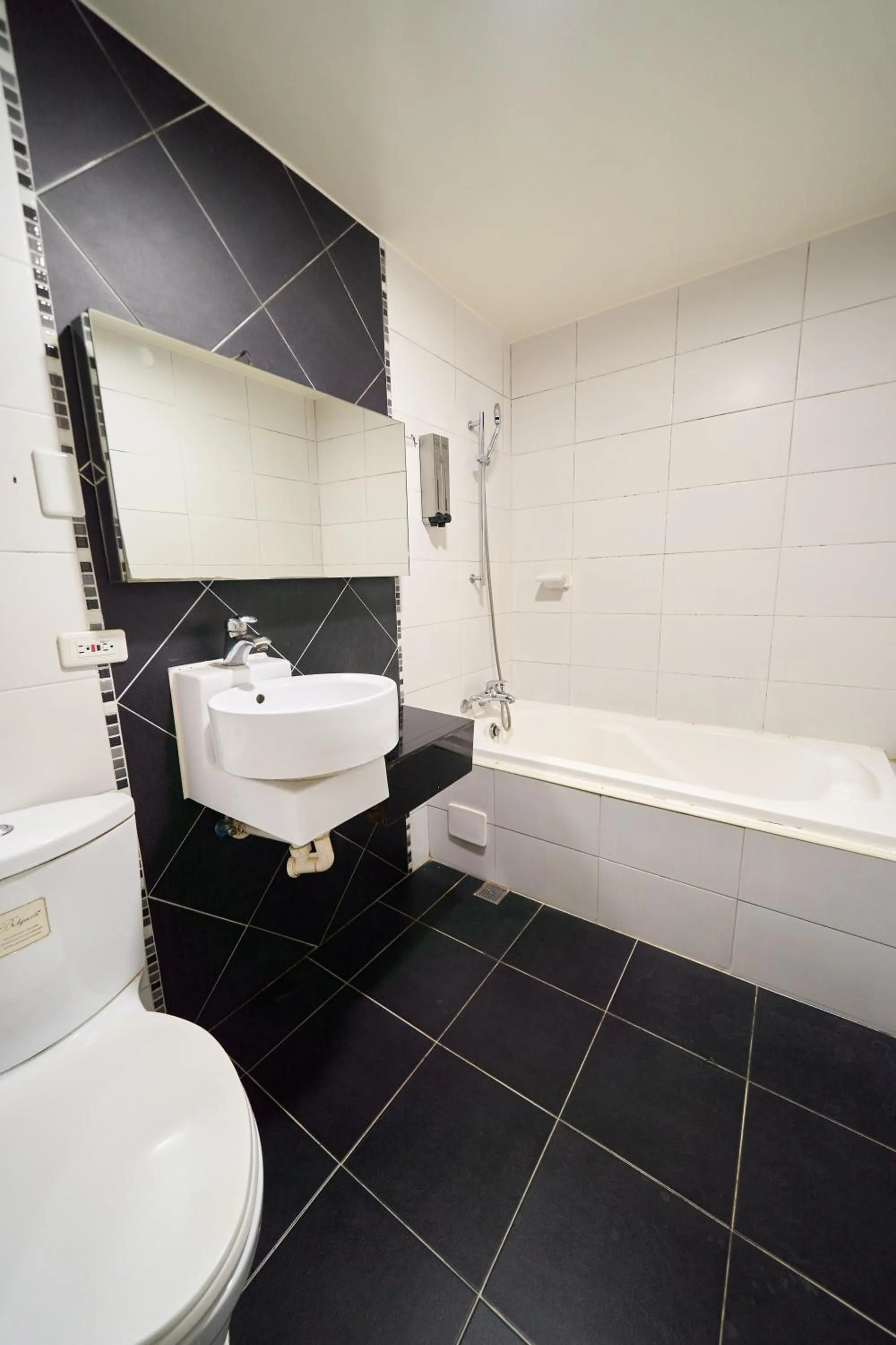 The Riverside Hotel Fashion