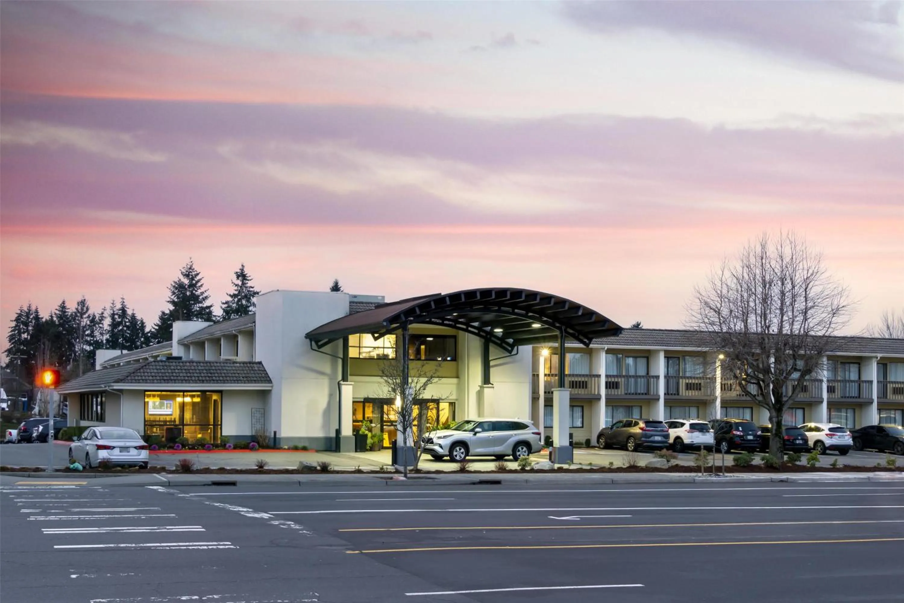 Property building in Best Western Seattle Airport Hotel