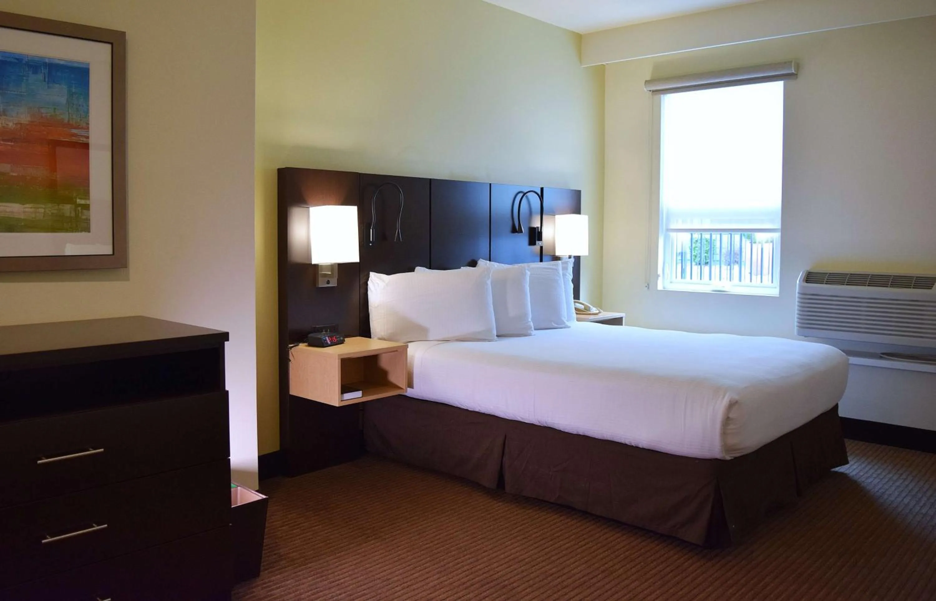 Photo of the whole room, Bed in Best Western Seattle Airport Hotel