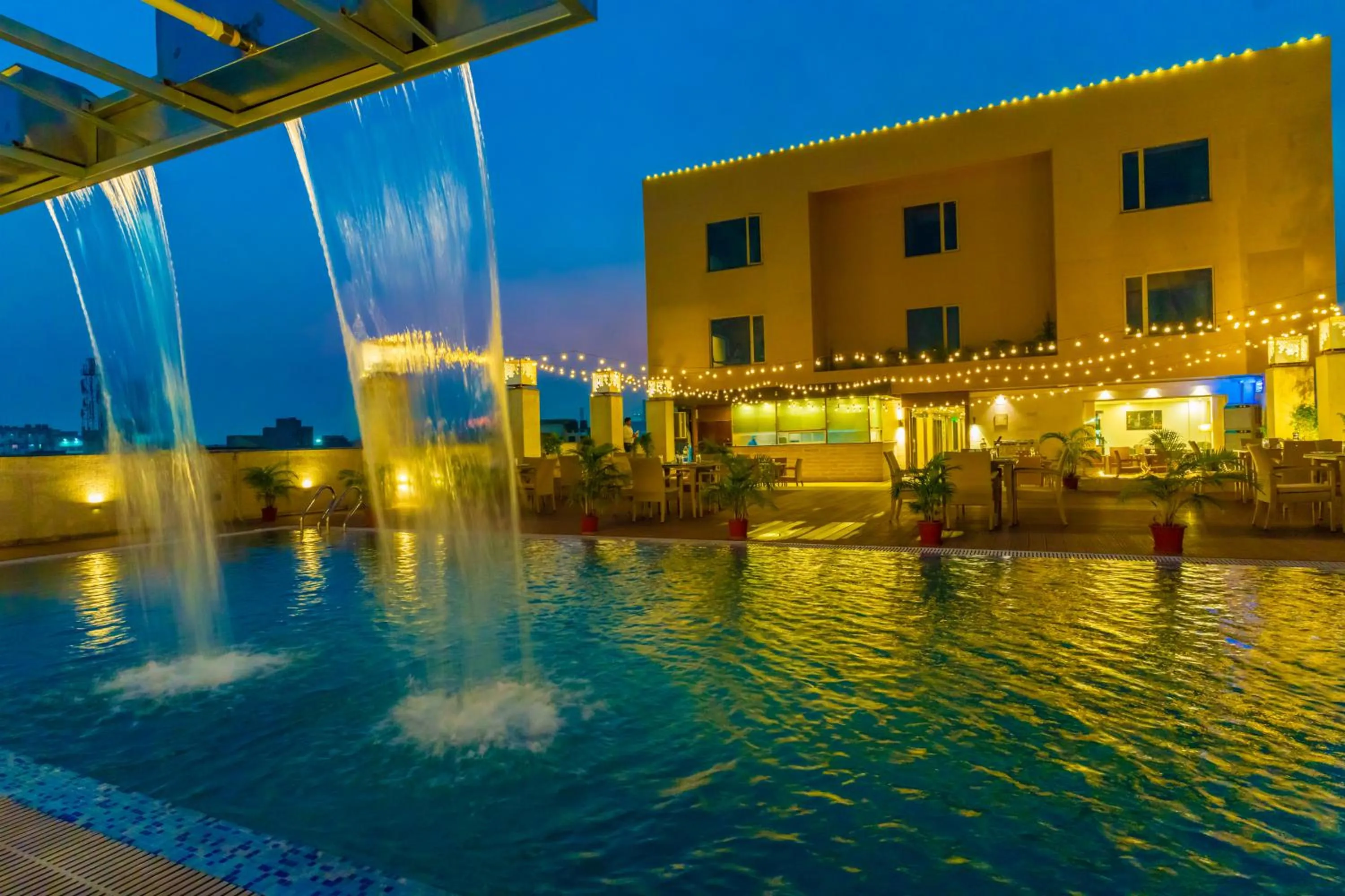 Swimming pool in Hotel The Bizton