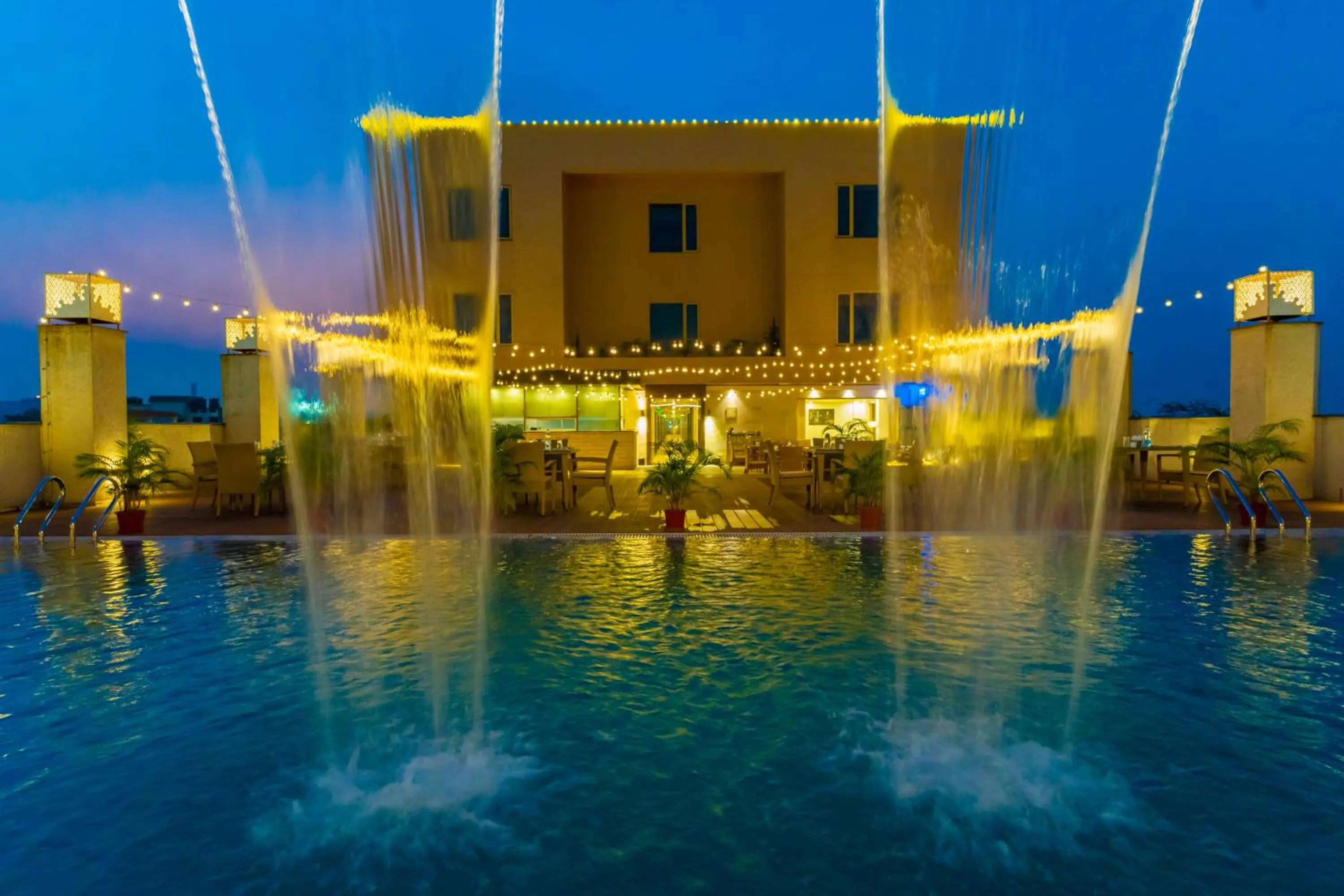 Swimming pool in Hotel The Bizton